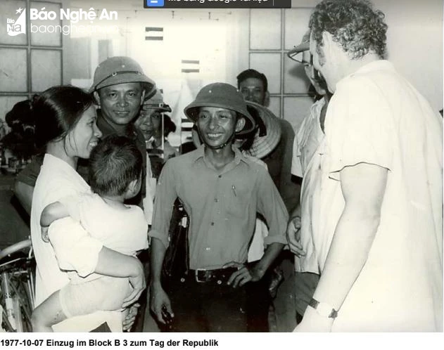 bna-niem-vui-khi-duoc-don-ve-nha-moi-b3-quang-trung-nam-1977-1990.jpeg.webp