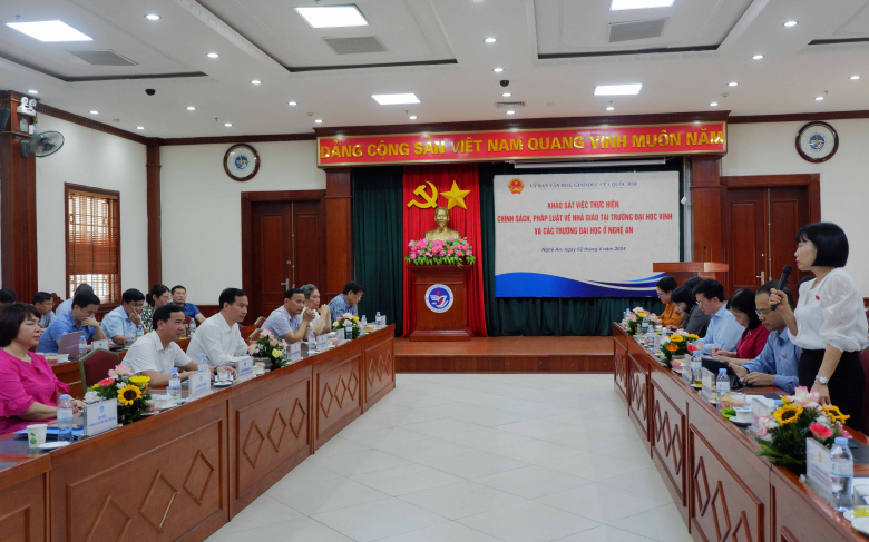 CƠ SỞ GIÁO DỤC ĐẠI HỌC CÔNG LẬP KHÓ THU HÚT NGƯỜI TÀI