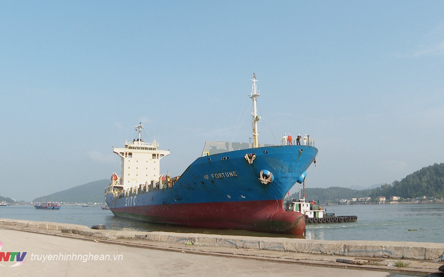 Bộ Giao thông vận tải trả lời kiến nghị cử tri về triển khai dự án nạo vét, nâng cấp luồng tàu vào cảng Cửa Lò