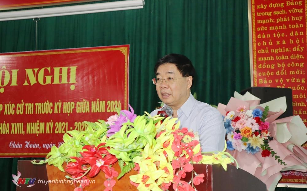 Phó Bí thư Thường trực Tỉnh uỷ Nguyễn Văn Thông tiếp xúc cử tri huyện Quỳ Châu