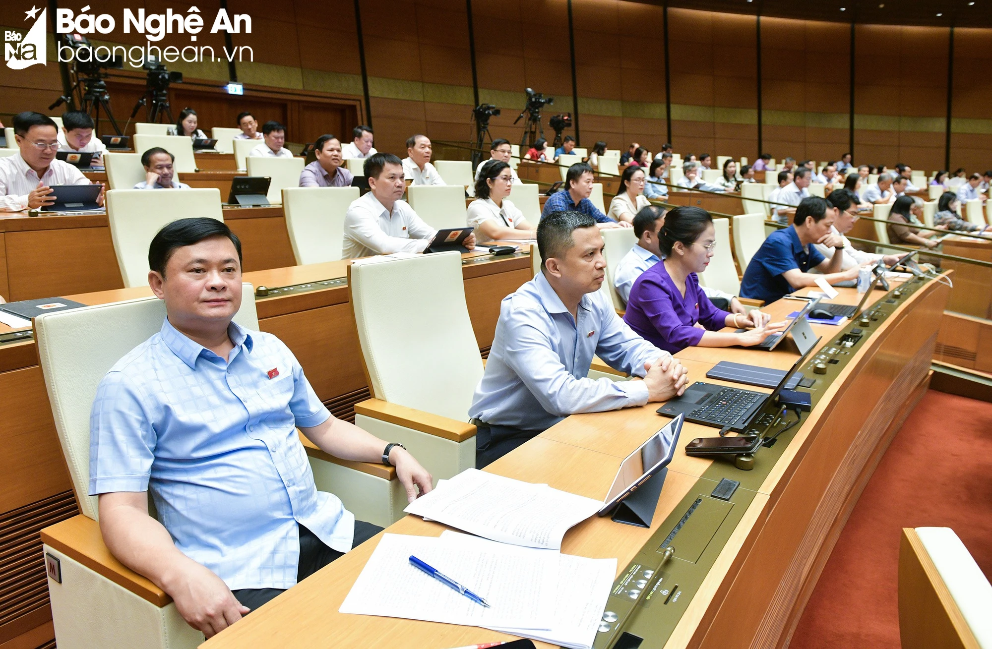 bna-bi-thu-tinh-uy-thai-thanh-quy-truong-doan-dbqh-tinh-nghe-an-tai-phien-lam-viec-chieu-235-o-hoi-truong-dien-hong-nha-quoc-hoi-anh-nam-an-5694.jpg.webp