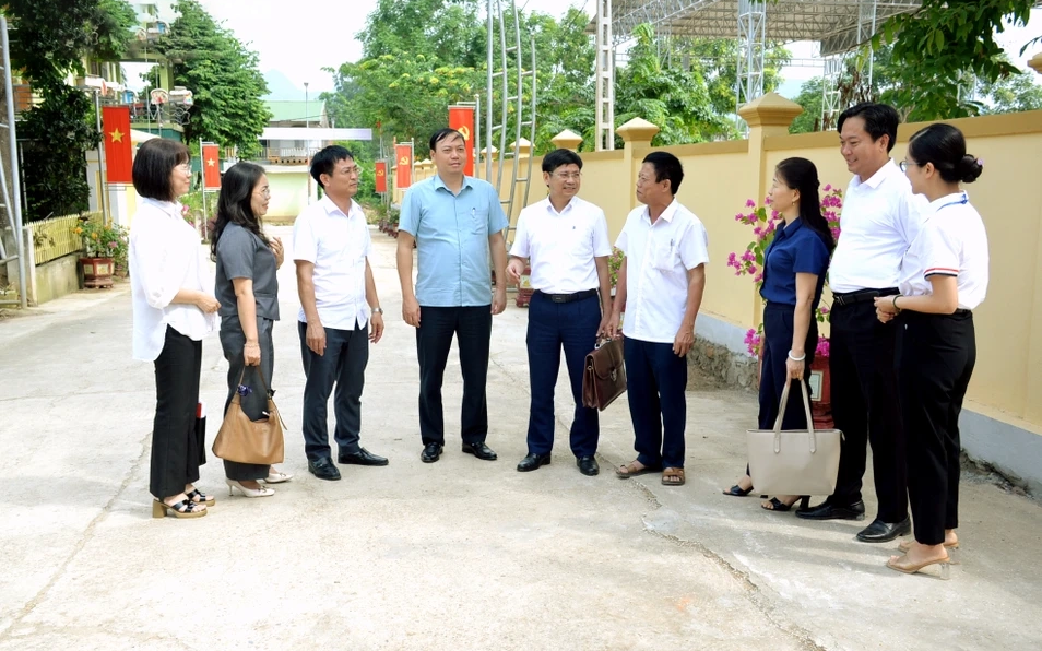 Hội đồng nhân dân tỉnh giám sát xây dựng nông thôn mới ở Tân Kỳ