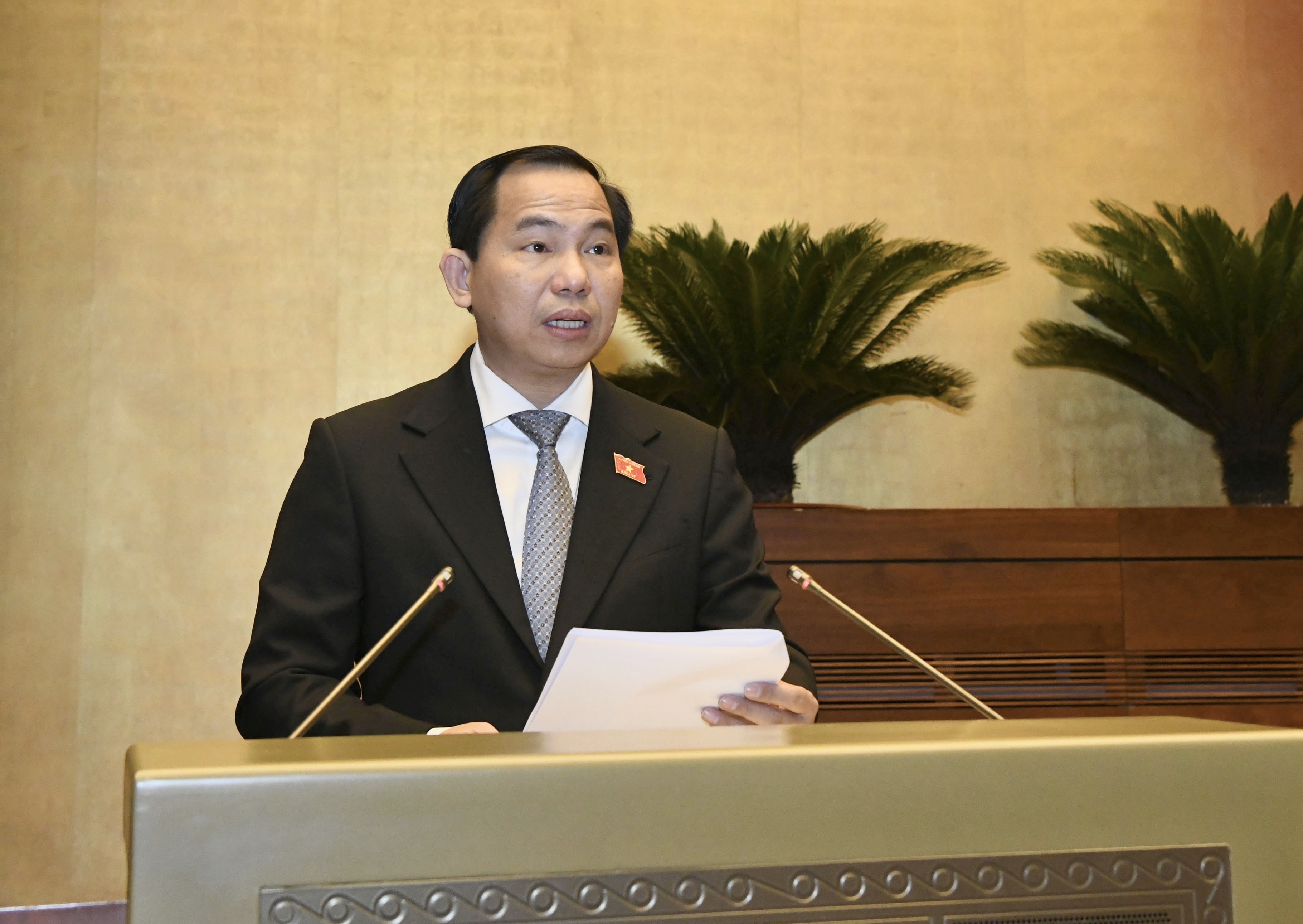 Chu-nhiem-Uy-ban-Tai-chinh-Ngan-1716603885009.jpeg