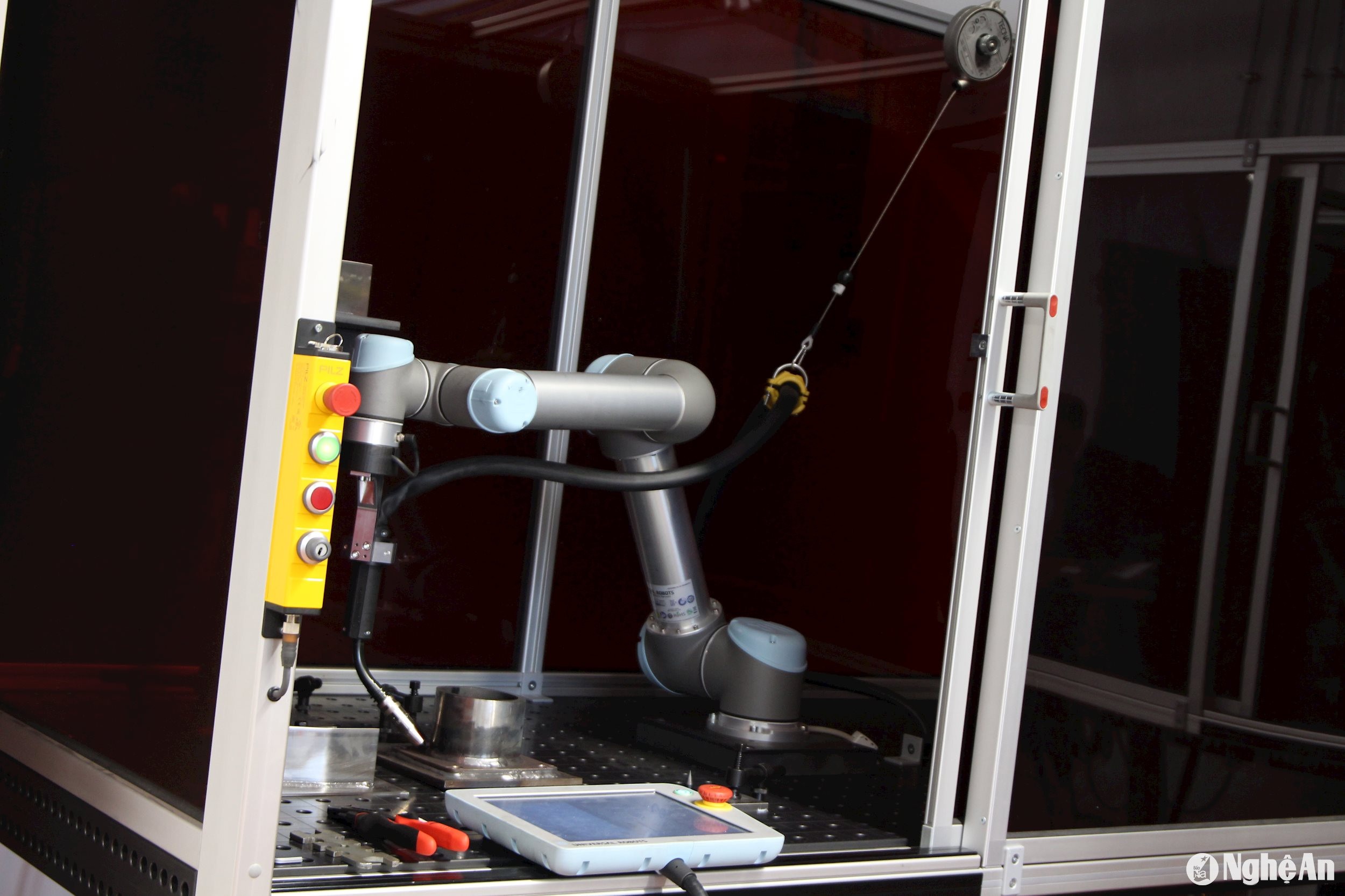 bna_con-robot-han-tu-dong-ma-hoc-vien-duoc-hoc.jpg