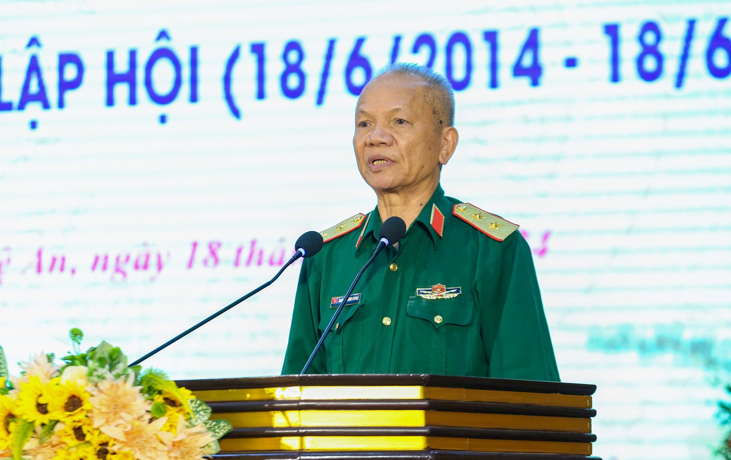 bna_trung-tuong-hoang-khanh-hung-chu-tich-hoi-ho-tro-gia-dinh-liet-si-viet-nam-ghi-nhan-nhung-cong-lao-cua-hoi.-anh-dinh-tuyen-0ec71d70682c267107cacb2fa700e33b.jpg