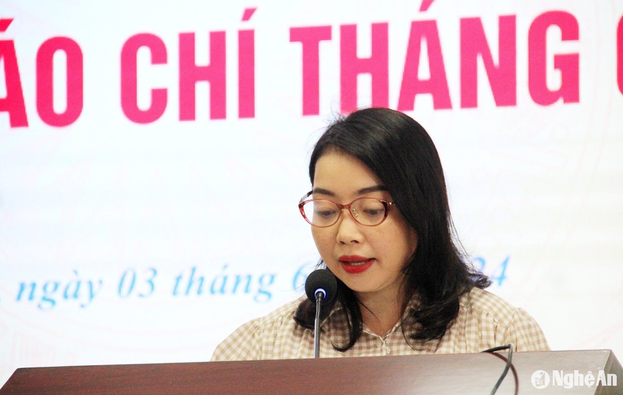 2.-d.c-nguyen-thi-thom-uvbch-dang-bo-tinh-pho-truong-bdvtu-thong-tin-ve-cuoc-thi.jpg