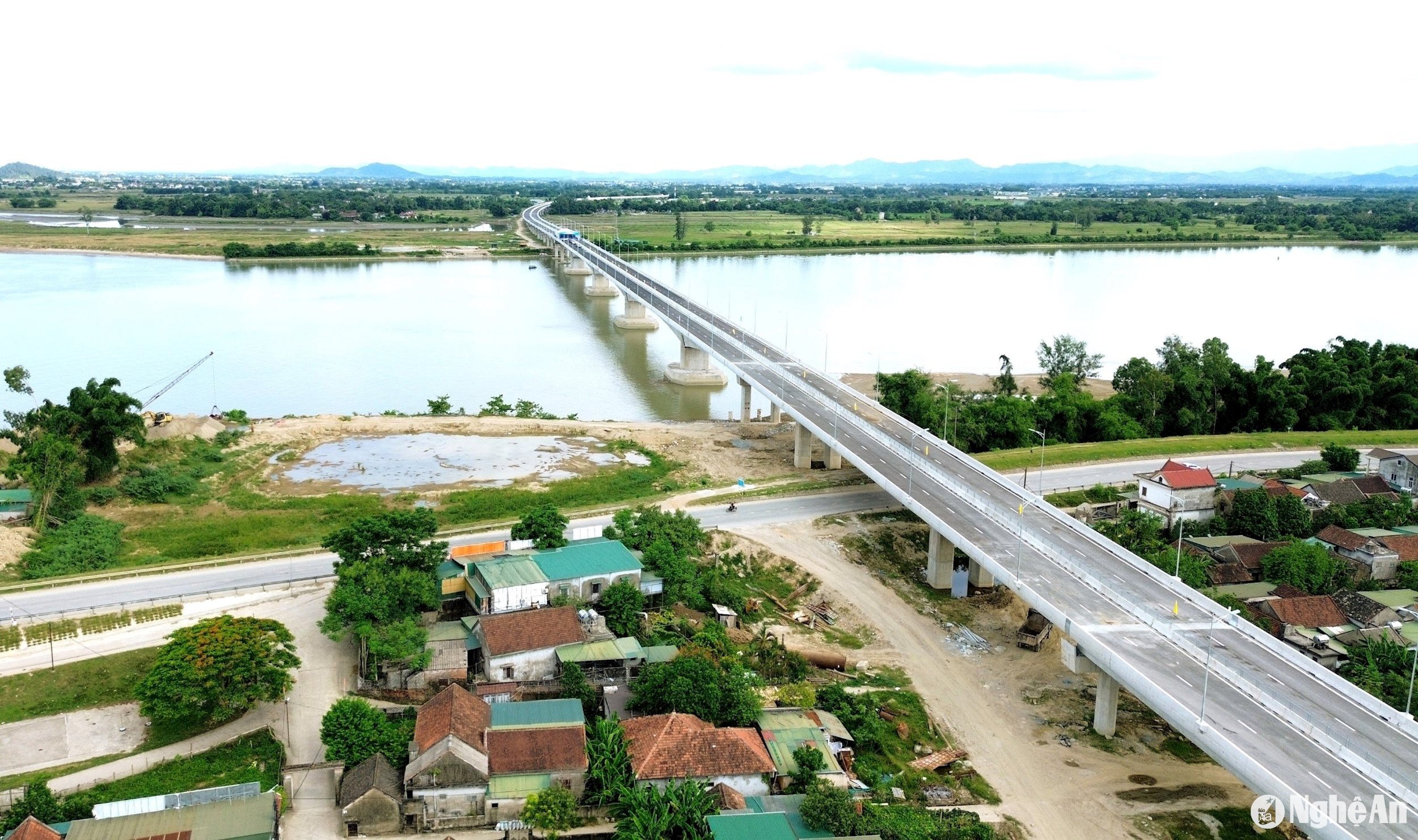 bna_cau-hung-duc-tren-cao-toc-dien-chau-bai-vot-da-hoan-thanh-anh-xuan-hoang(1).jpg