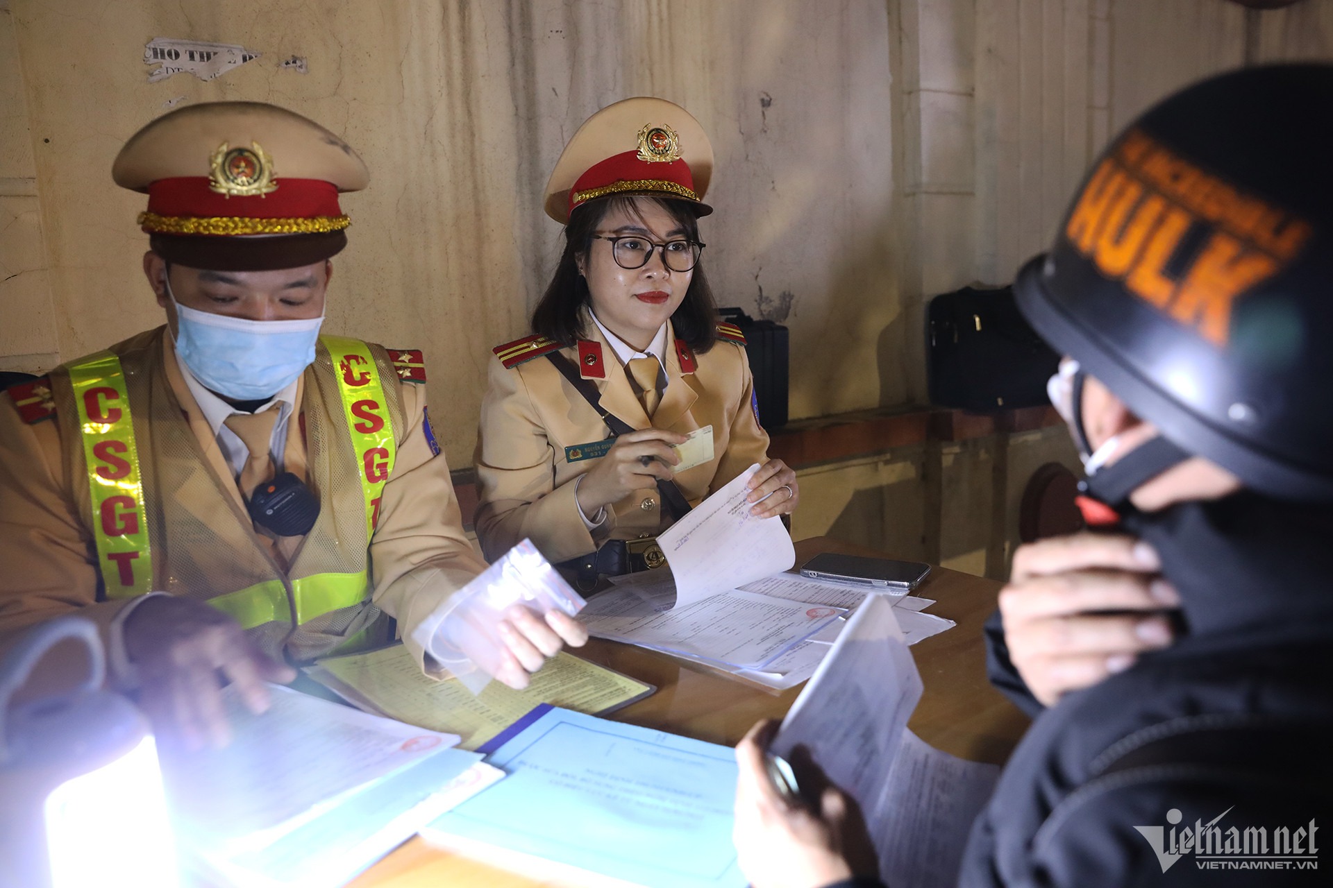 w-to-cong-tac-5-1-1582.jpg?width=0&s=moc7438eZG3PCRCTmPerLA