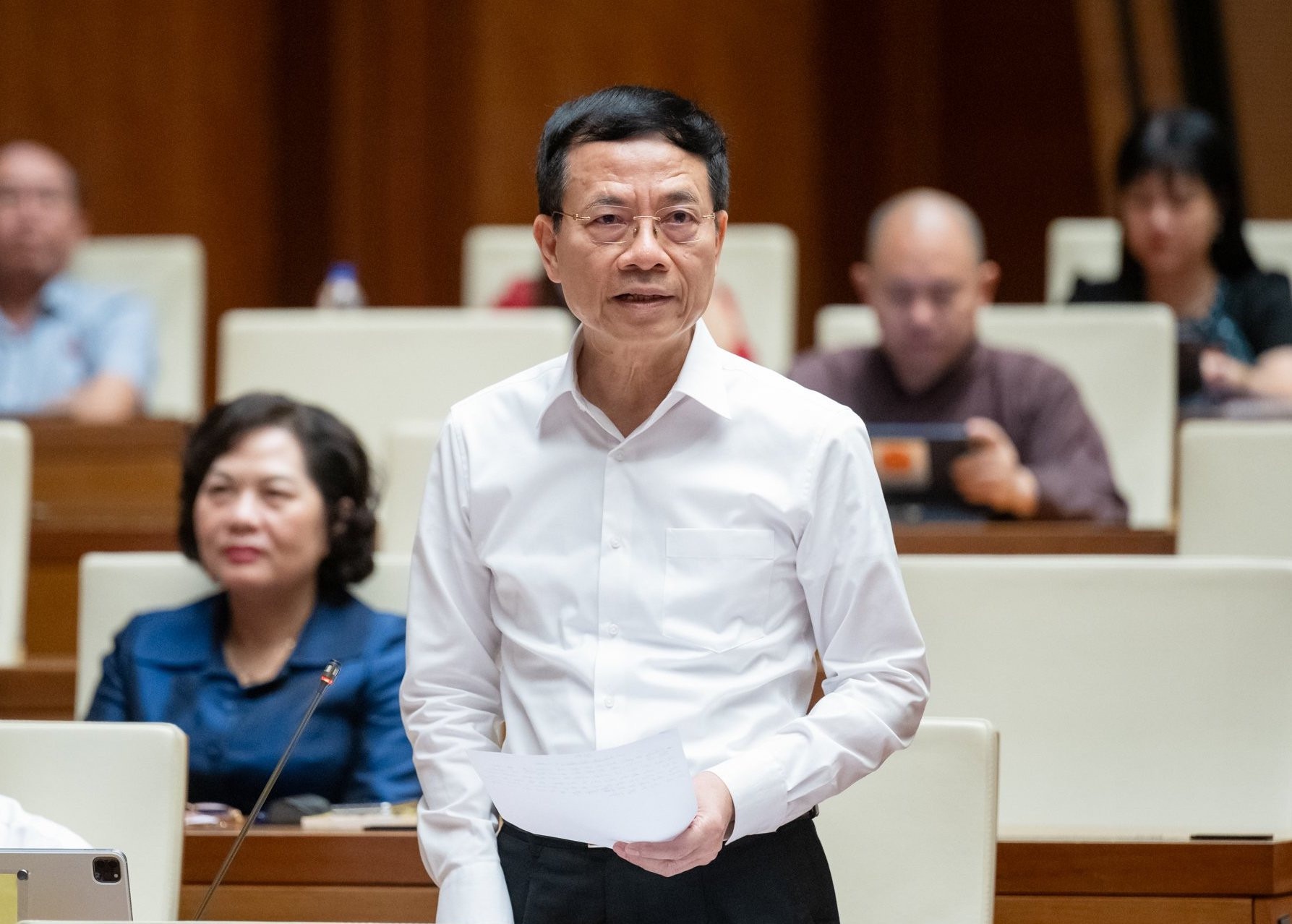 nguyenmanhhung-1302.jpeg?width=0&s=Qwy1HZfgqzinf7JKrE_bHQ
