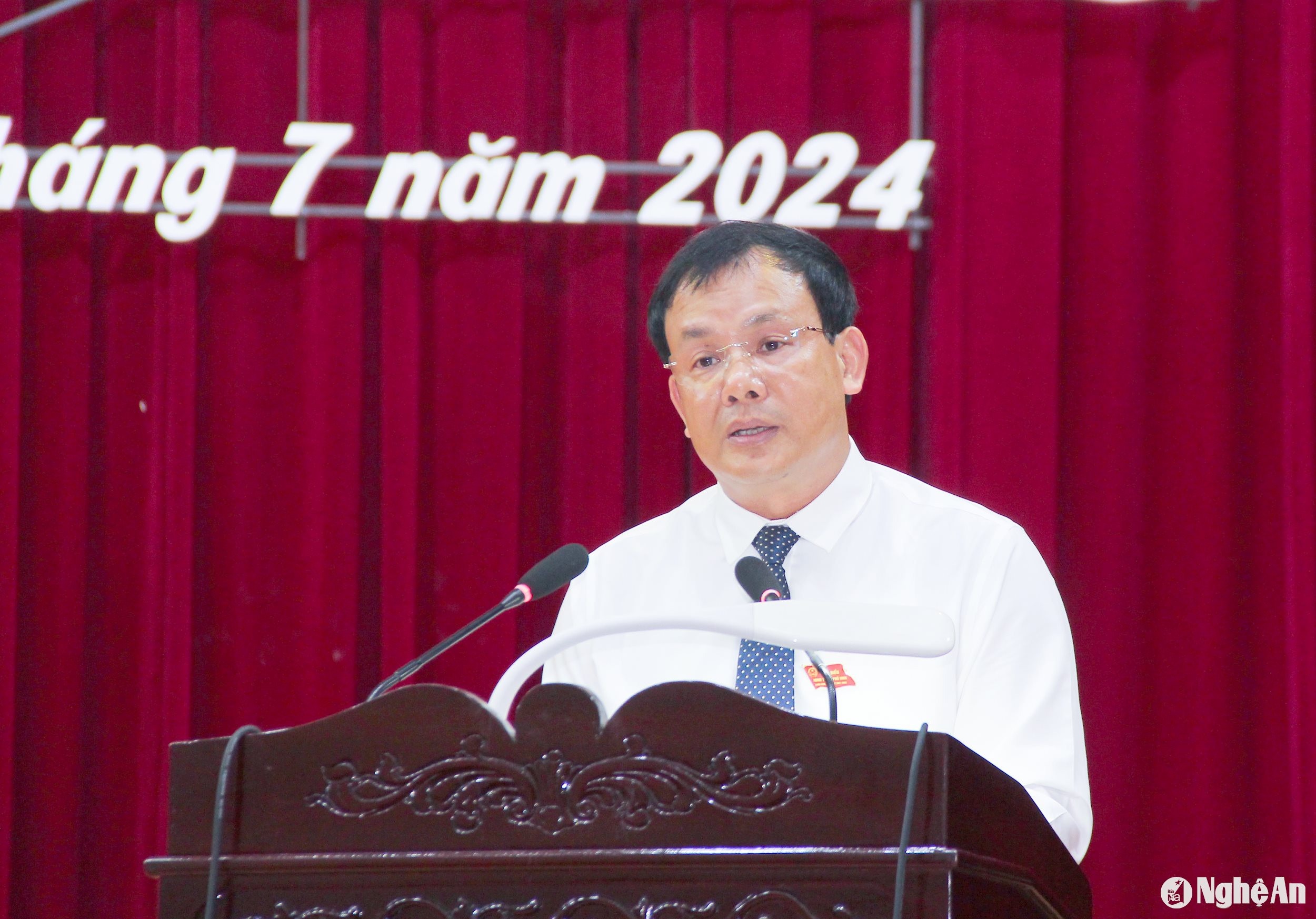 bna_-truong-ban-tuyen-giao-thanh-uy-truong-ban-kinh-te-xa-hoi-hdnd-thanh-pho-phan-minh-tuan-.jpg