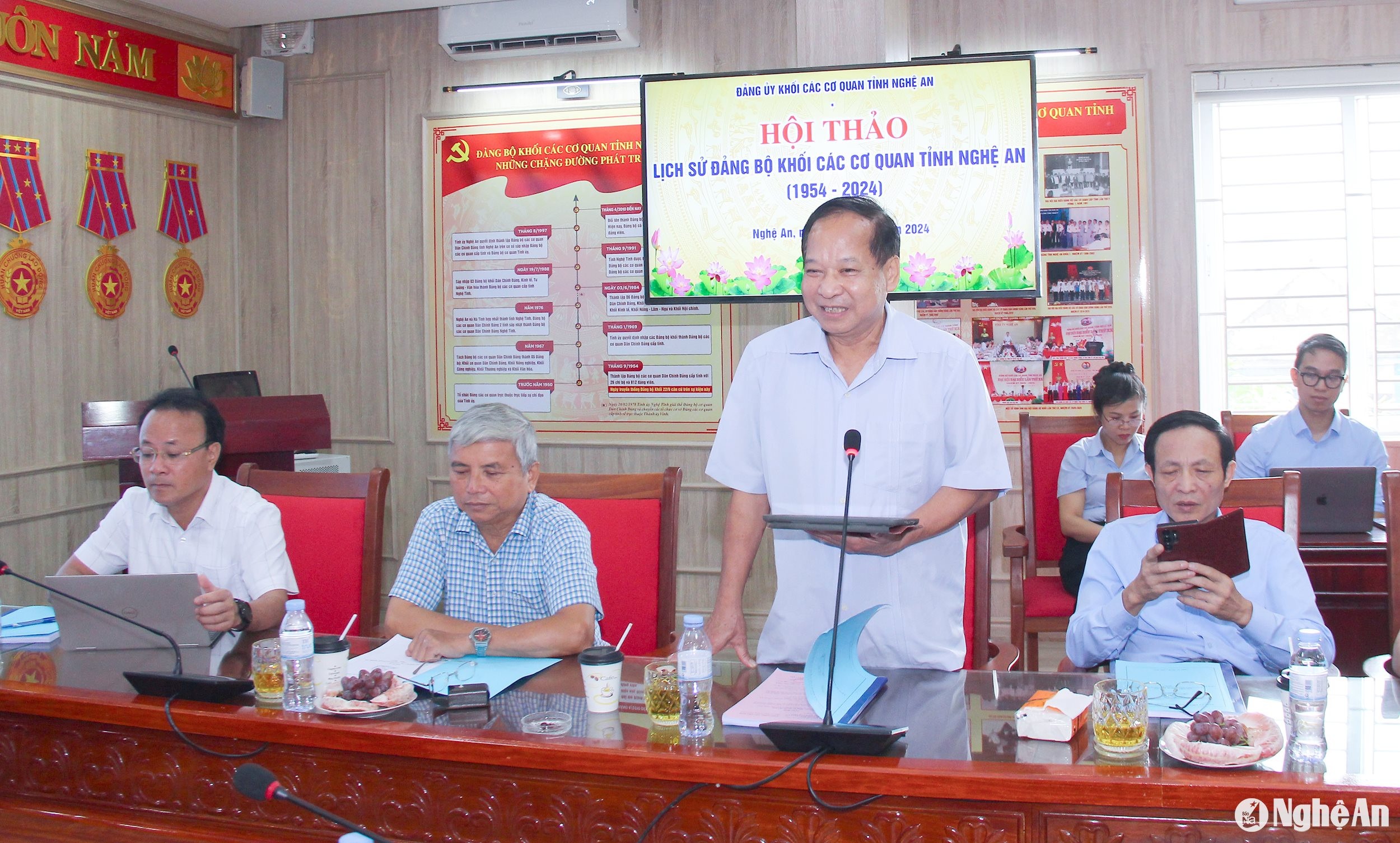 bna_-dong-chi-nguyen-ho-canh-nguyen-pho-bi-thu-dang-uy-khoi-cac-co-quan-tinh.-anh-mai-hoa.jpg