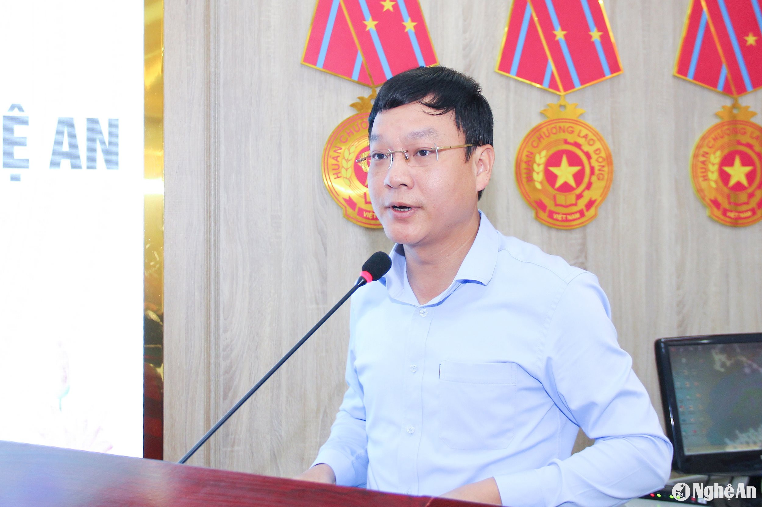 bna_-dong-chi-pham-tuan-vinh-uy-vien-ban-chap-hanh-dang-bo-tinh-bi-thu-dang-uy-khoi-cac-co-quan-tinh.-anh-mai-hoa-.jpg