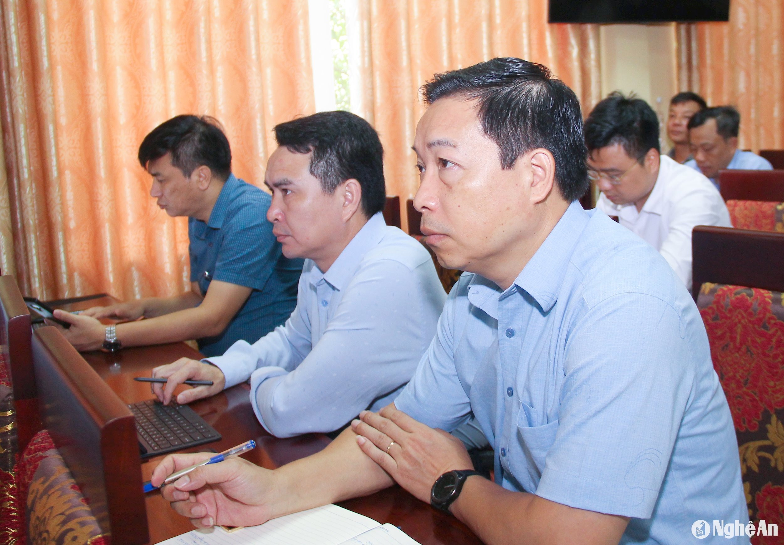 bna_-cac-bao-cao-vien-cap-huyen-tham-gia-hoi-nghi.-anh-mai-hoa..jpg