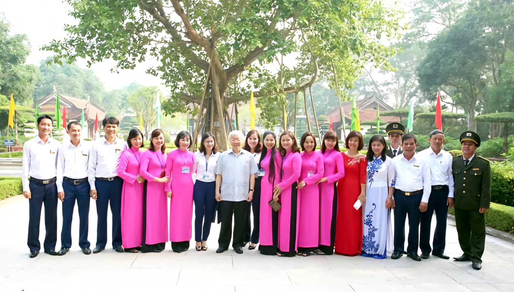 tong-bi-thu-2-3443.jpg?width=0&s=FzzX9YCp91B4qqUsM3k2lg