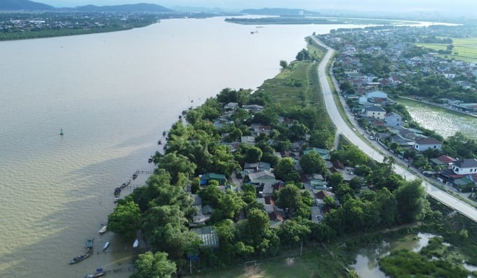 z5643565547442_2b46bd4aa9371baa4f6412ee7f4d2e78-144215_387.jpg Tháo gỡ xong 'nút thắt' xoay quanh 24 hộ phát sinh, nỗi lo của người dân vùng lũ Hưng Hòa sẽ chấm dứt. Ảnh: Việt Khánh.