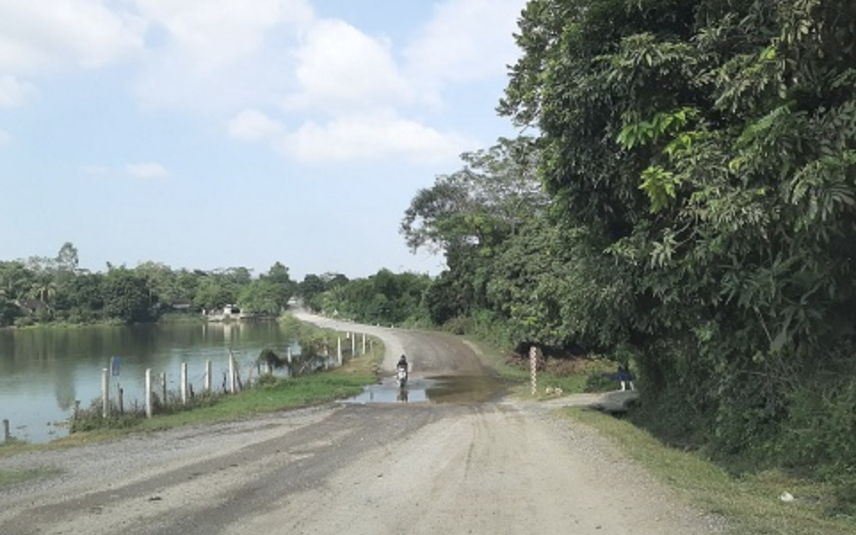 Quan tâm xử lý hệ thống mương thoát nước, cống thoát nước hai bên trục đường Quốc lộ 48E