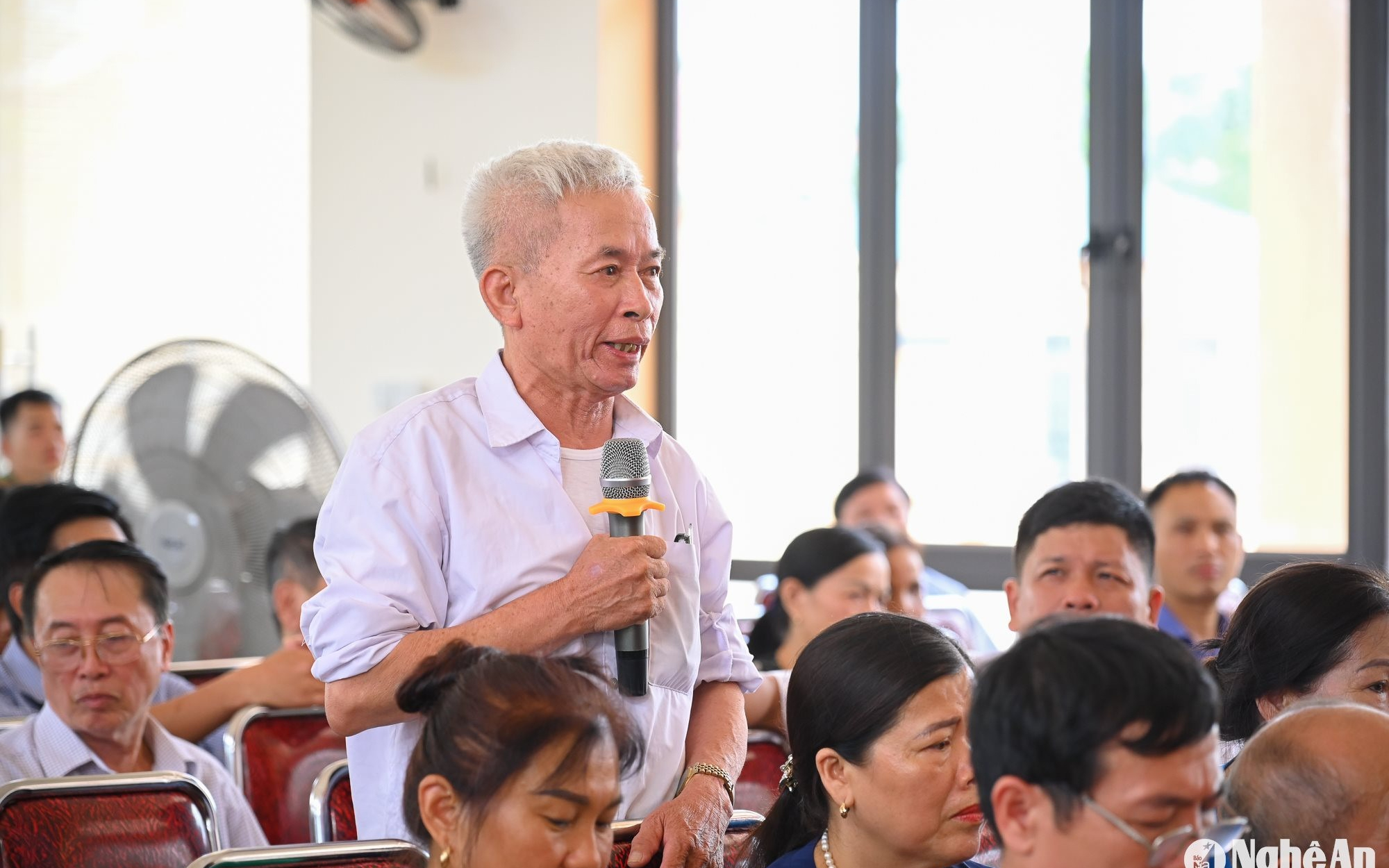 Công tác cấp giấy chứng nhận quyền sử dụng đất tiếp tục được cử tri nhiều địa phương kiến nghị đến Đoàn ĐBQH tỉnh sau kỳ họp thứ 7, Quốc hội khóa XV