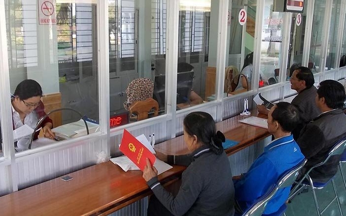 Ủy ban nhân dân tỉnh trả lời cử tri bản Vĩnh Kim, xã Yên Hòa, huyện Tương Dương về thủ tục cấp giấy chứng nhận quyền sử dụng đất