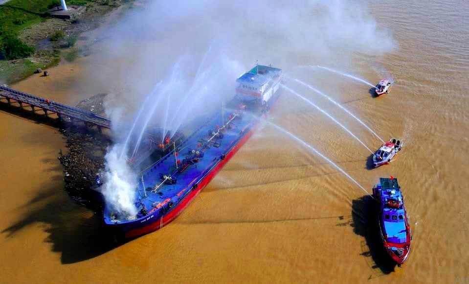 bna_ubnd-tinh-nghe-an-to-chuc-dien-tap-phuong-an-chua-chay-va-cuu-nan-cuu-ho-tai-cang-xang-dau-ben-thuy-nam-2023-a17d4004c71236411a149f700043a737.jpg