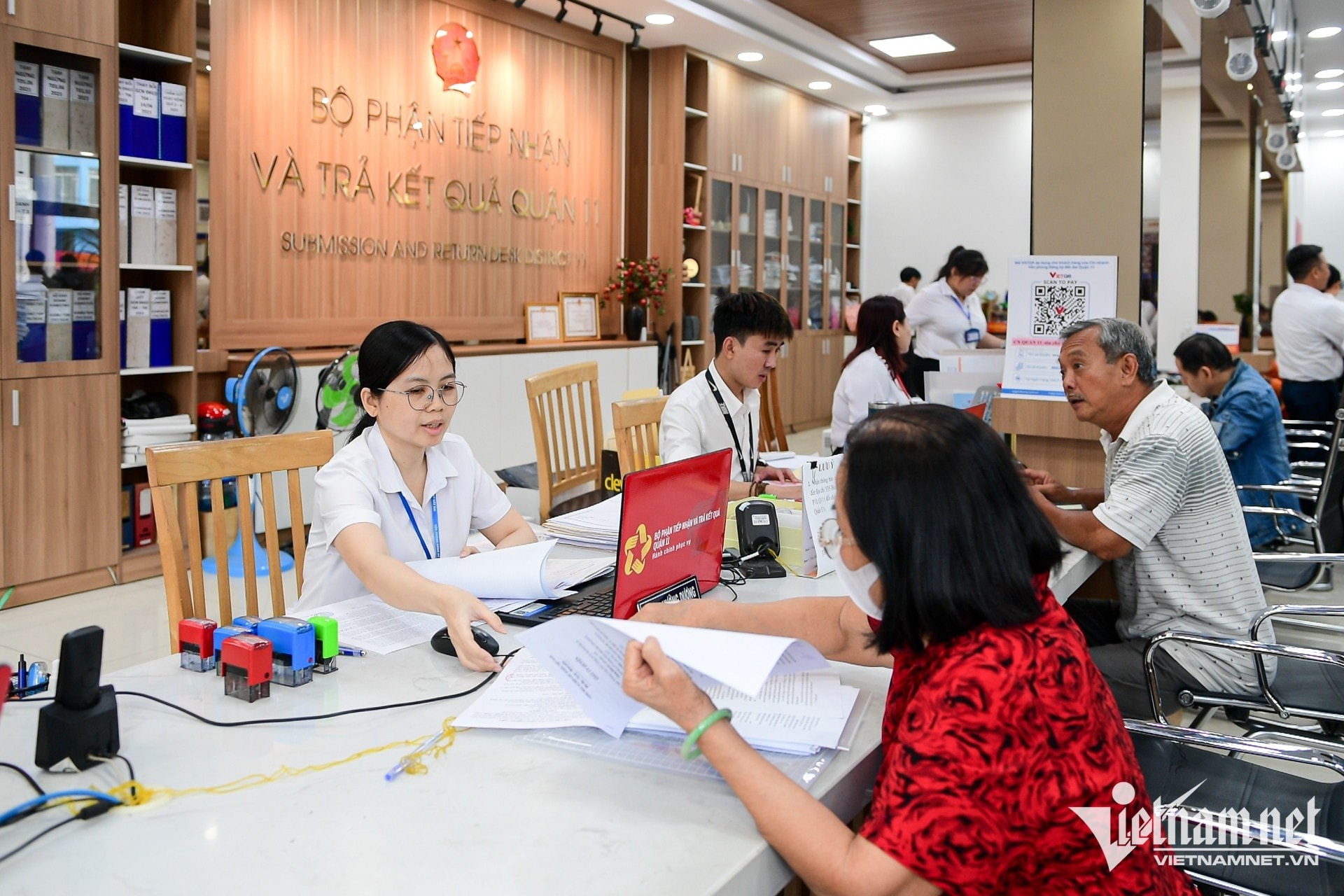 static-images.vnncdn.net-vps_images_publish-000001-000003-2025-9-26-_w-thu-tuc-hanh-chinh-tphcm-nguyen-hue-10-2707.jpg