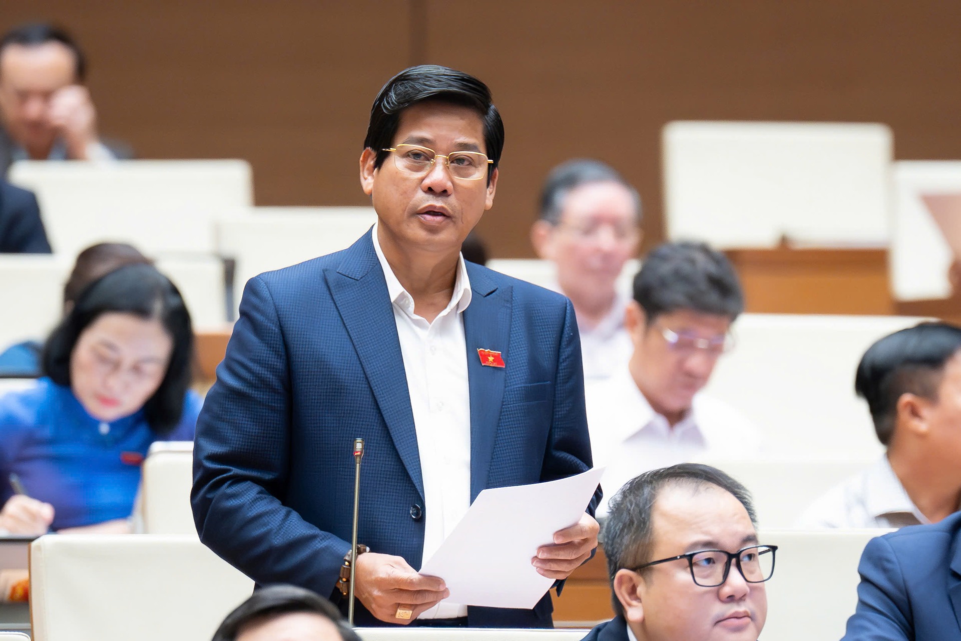 202510290853051101-z7166215304690-a544354120e3092deabfd9c192f350e7-1237.jpg?width=0&s=LiMY_Gi00N3kr9-ow9PVdA