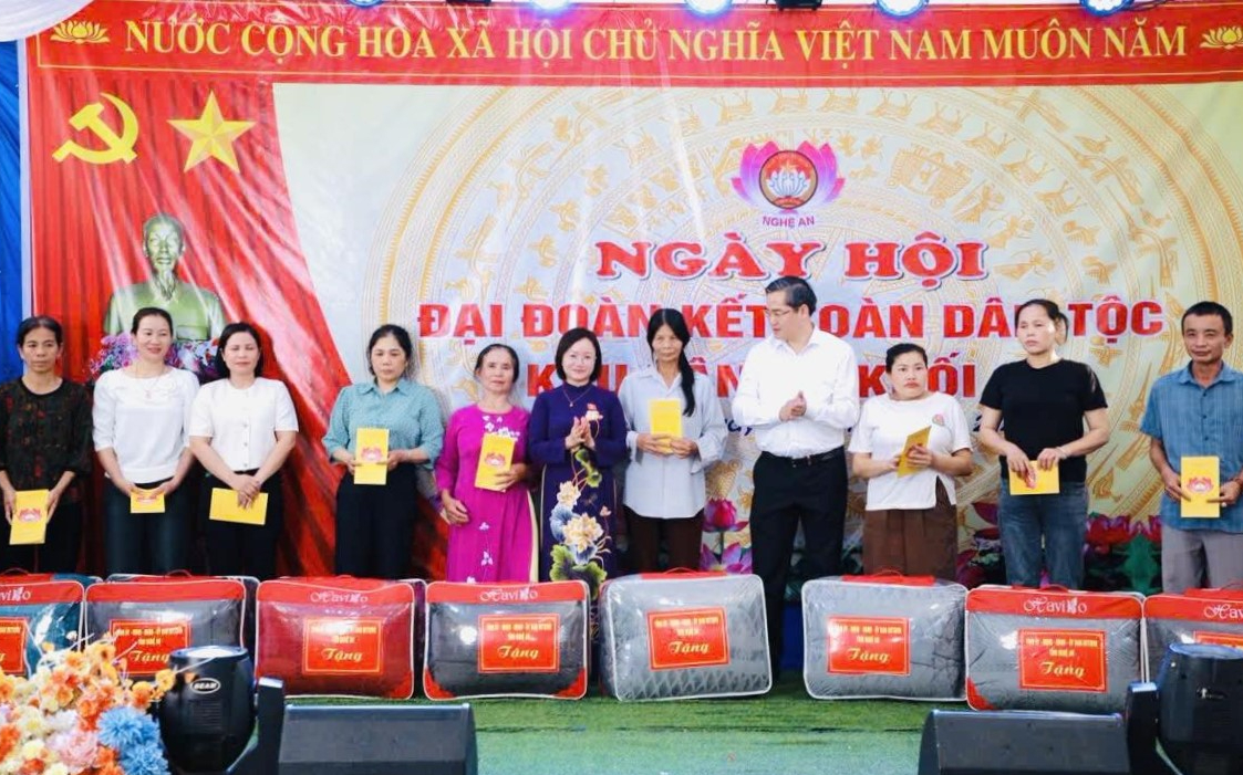 Ngày hội Đại đoàn kết toàn dân tộc tại khối 13, phường Hoàng Mai