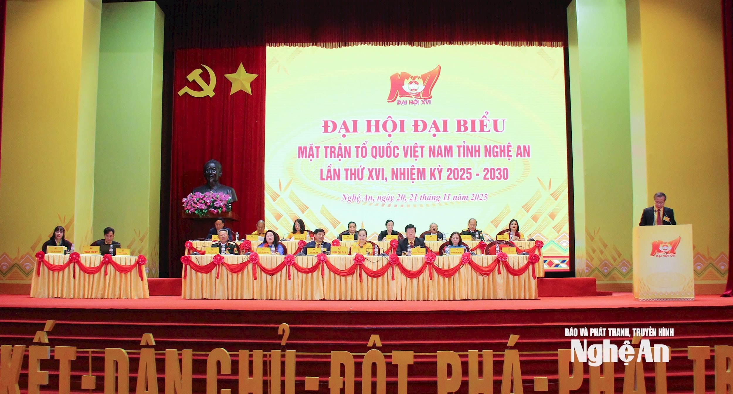 bna_-doan-chu-tich-dai-hoi.-anh-mai-hoa..jpg