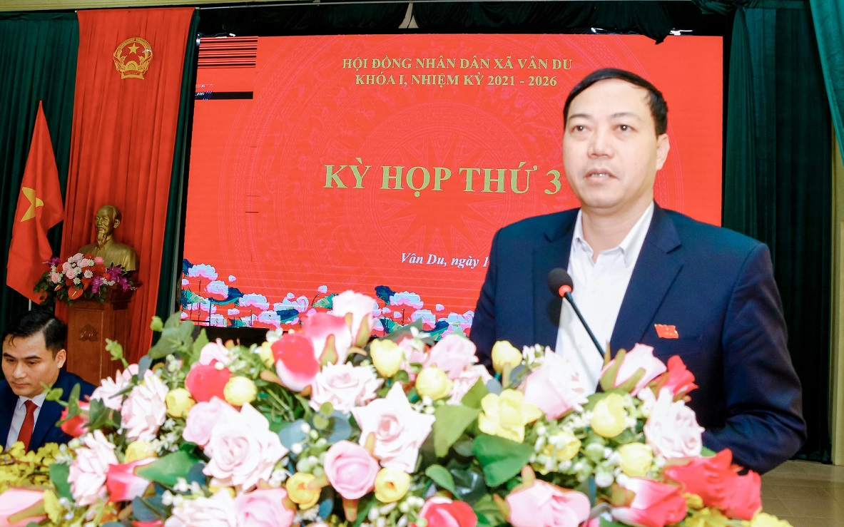 Trưởng Ban Văn hóa - Xã hội HĐND tỉnh tham dự kỳ họp HĐND xã Vân Du
