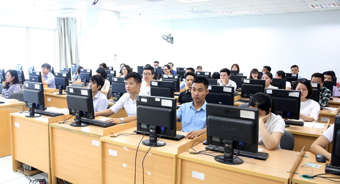 thi-cong-chuc-40239.jpg?width=0&s=615r91LClx2ncMByQQyVQQ