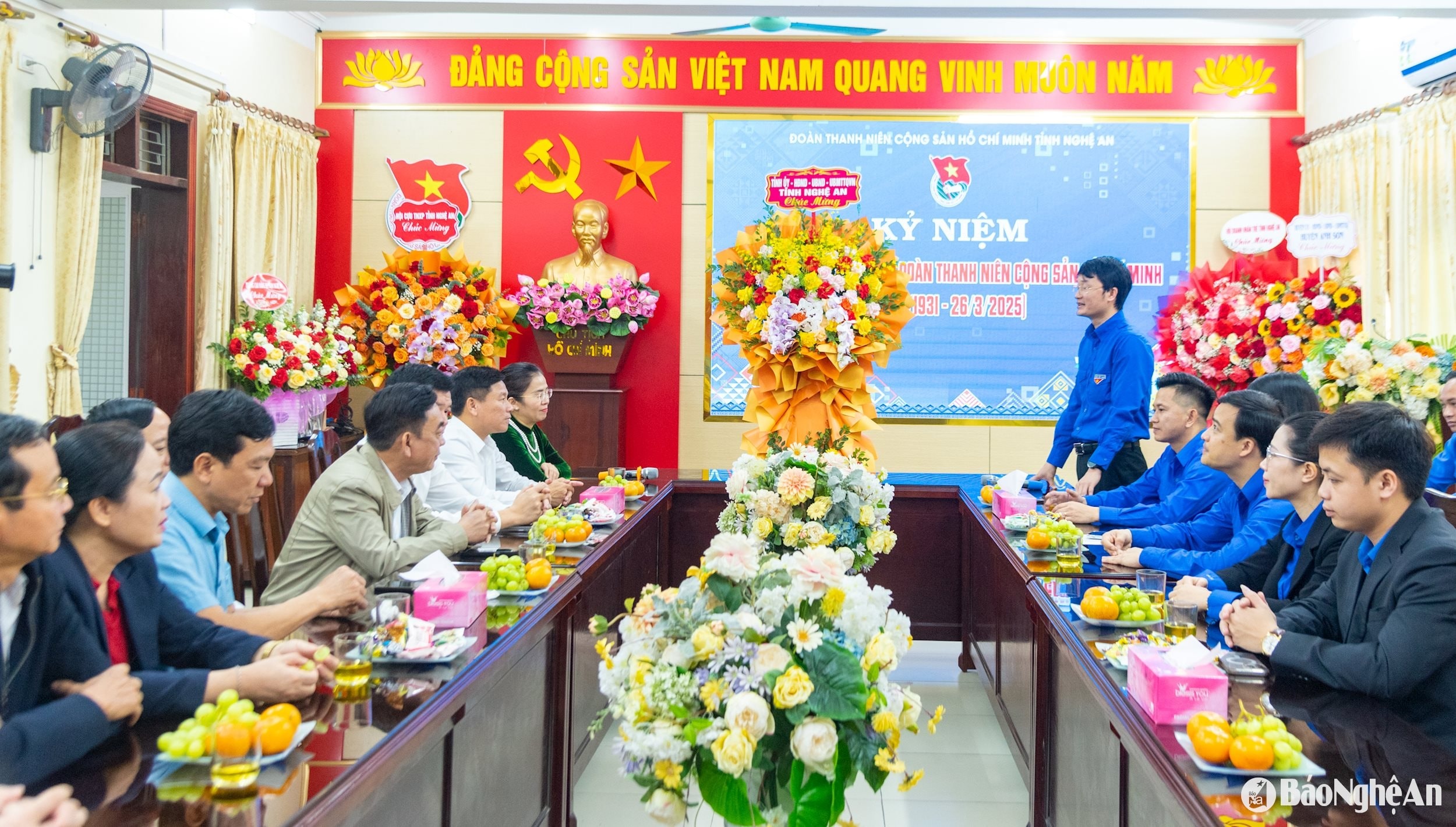 bna_pho-bi-thu-tinh-uy-vo-thi-minh-sinh-chuc-mung-tinh-doan-1-.jpg