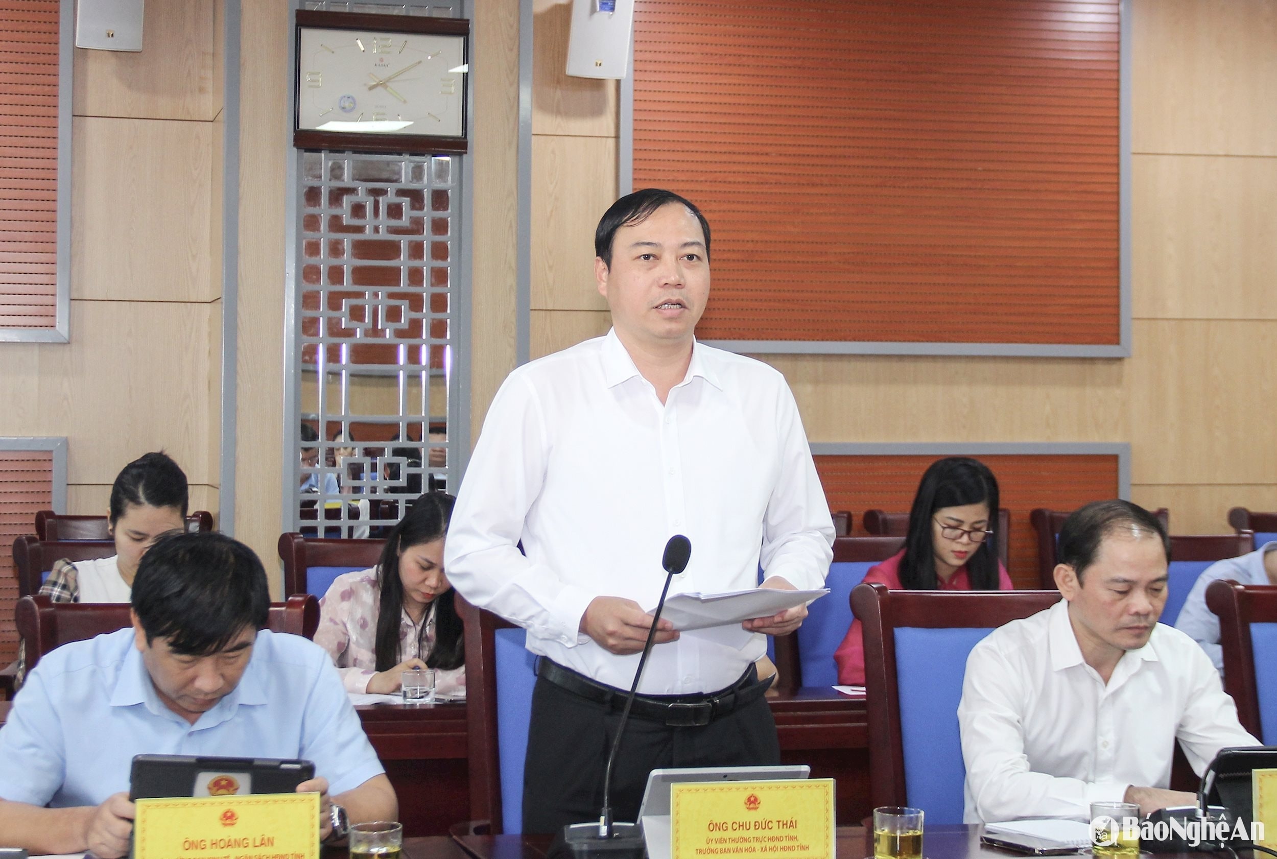 bna_-dong-chi-chu-duc-thai-uy-vien-thuong-truc-truong-ban-van-hoa-xa-hoi-hdnd-tinh-bao-cao-du-thao-ke-hoach-de-.jpg