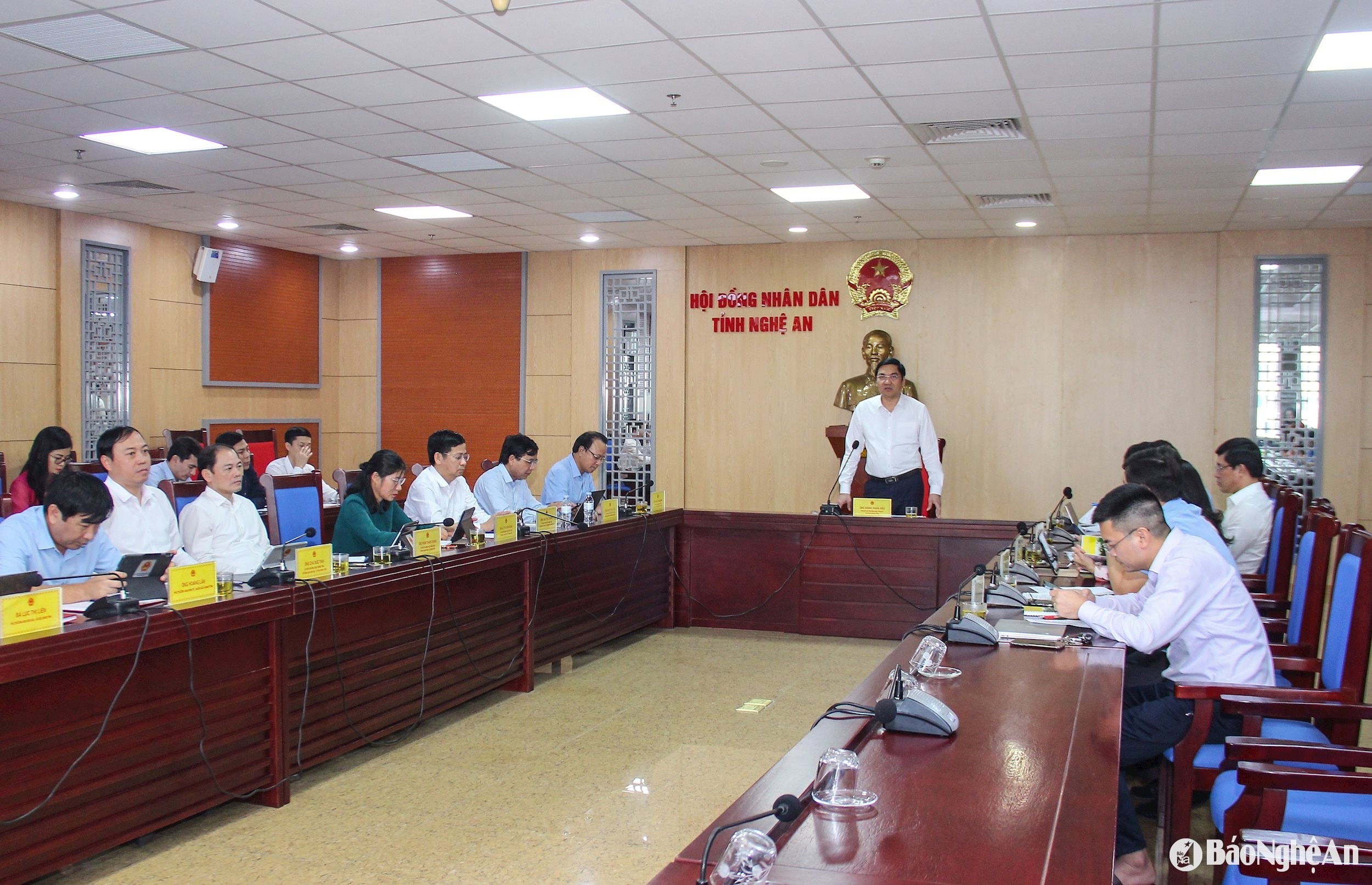 bna_-quang-canh-phien-hop.-anh-mai-hoa.jpg