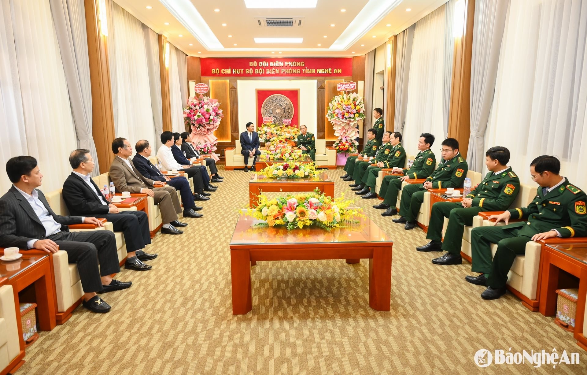 bna_dc-hoang-nghia-hieu-chuc-mung-bien-phong-tinh2.jpg