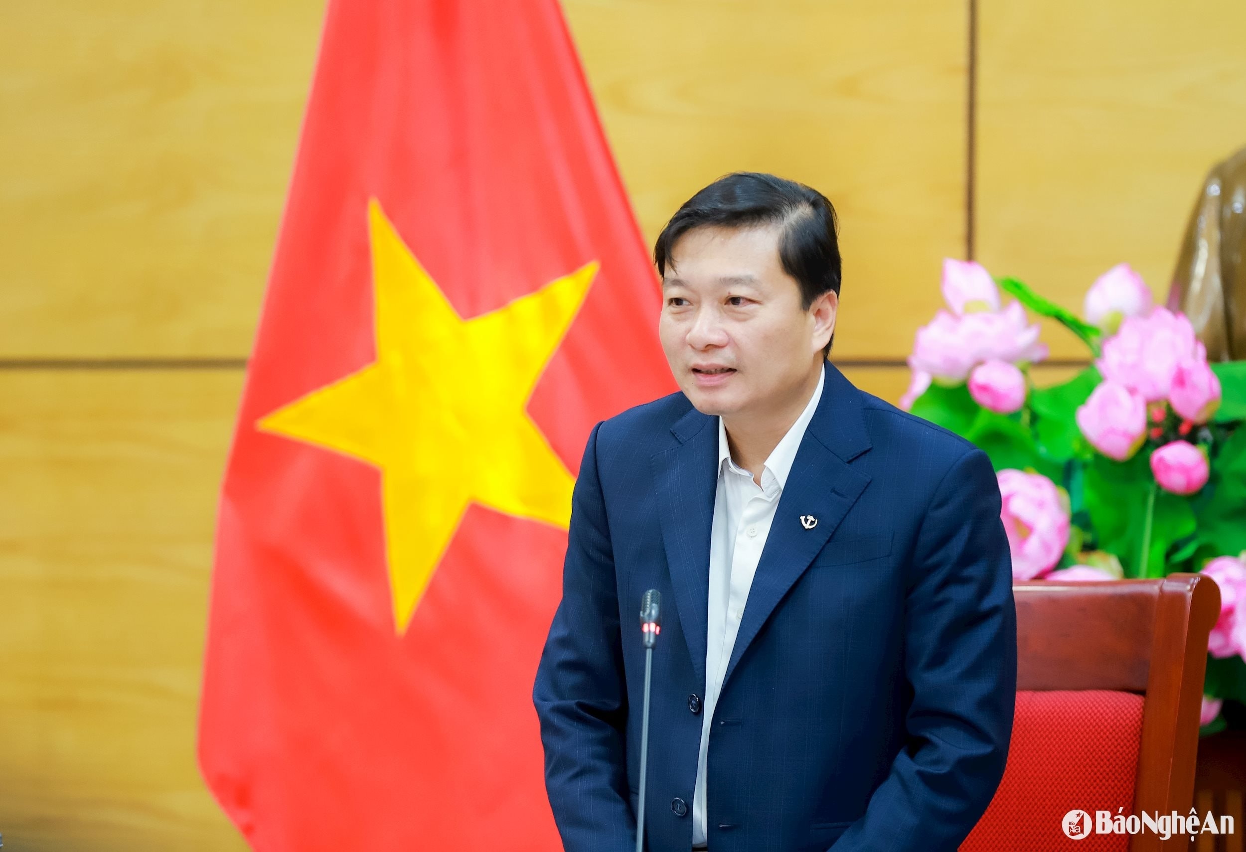 bna_le_hong_vinh_chu_tich_ubnd_nghean-f78b4adbf3c84330c020b5a0119bb704.jpg