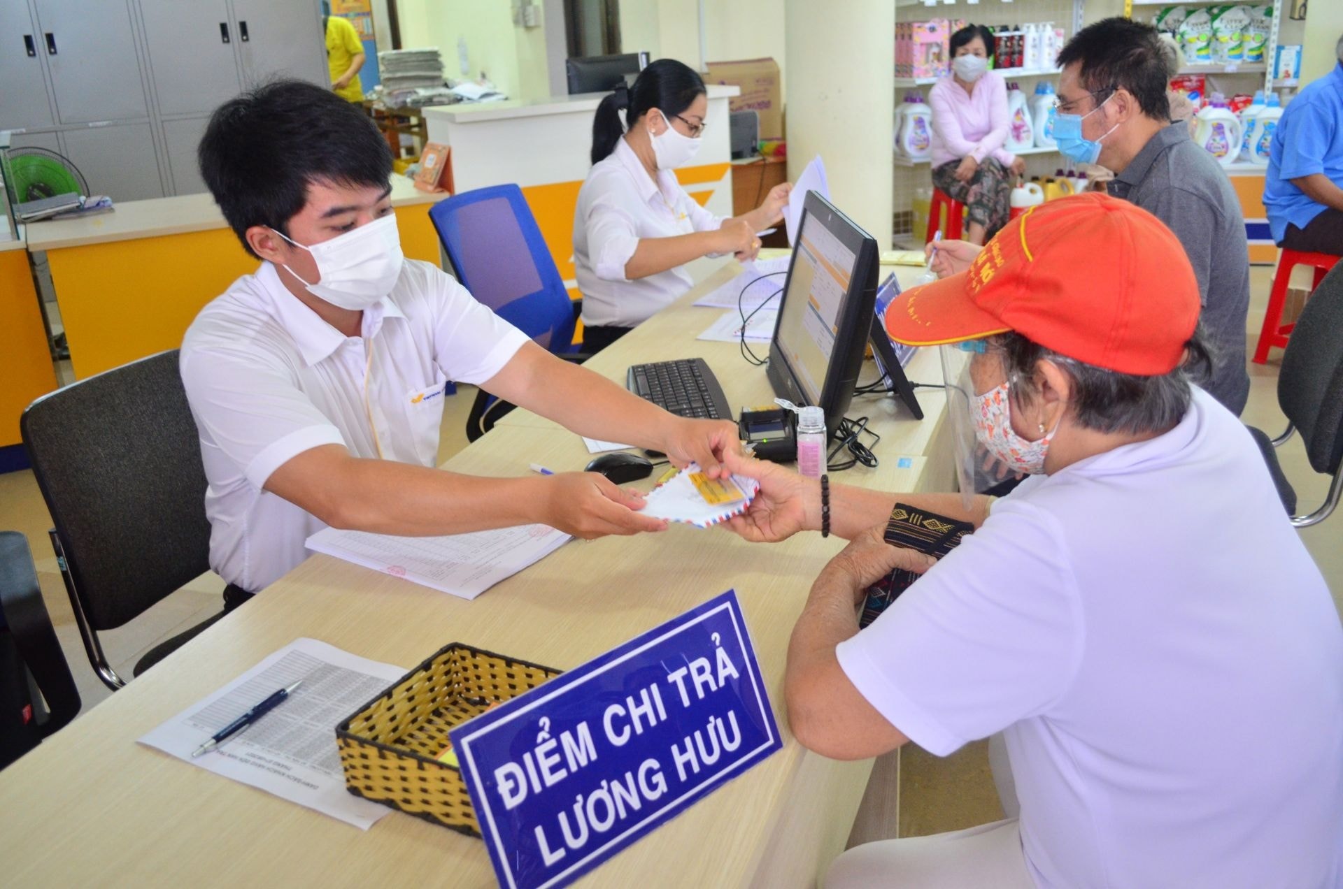 de-xuat-quy-dinh-thoi-diem-huong-luong-huu-viec-xac-dinh-dieu-kien-huong-doi-voi-tung-truong-hop-de-giai-quyet-che-do-huu-tri-anh-minh-hoa.jpeg