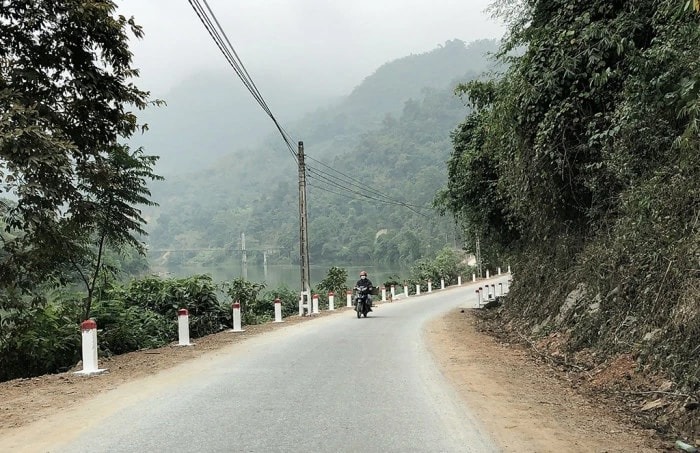 so-giao-thong-van-tai-tra-loi-cu-tri-huyen-tuong-duong-ve-nang-cap-duong-tinh-543b.jpg