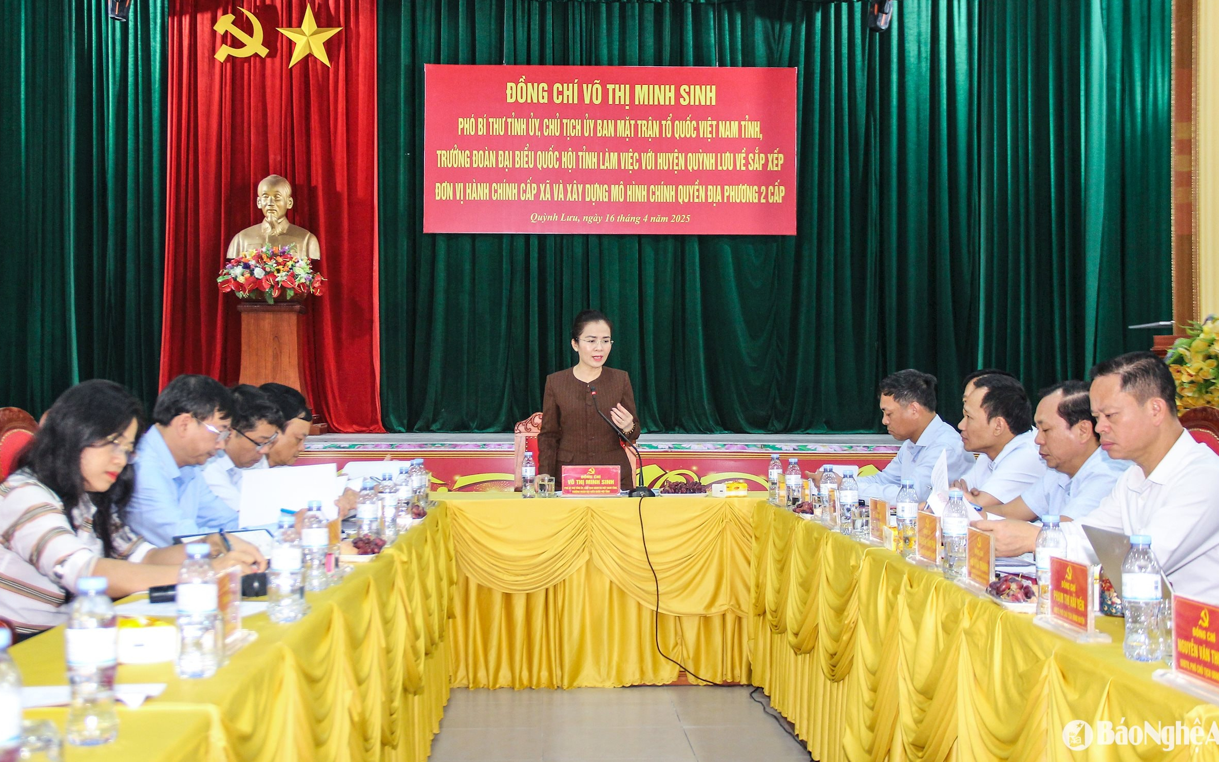 Phó Bí thư Tỉnh ủy Nghệ An Võ Thị Minh Sinh làm việc với huyện Quỳnh Lưu về sắp xếp đơn vị hành chính cấp xã