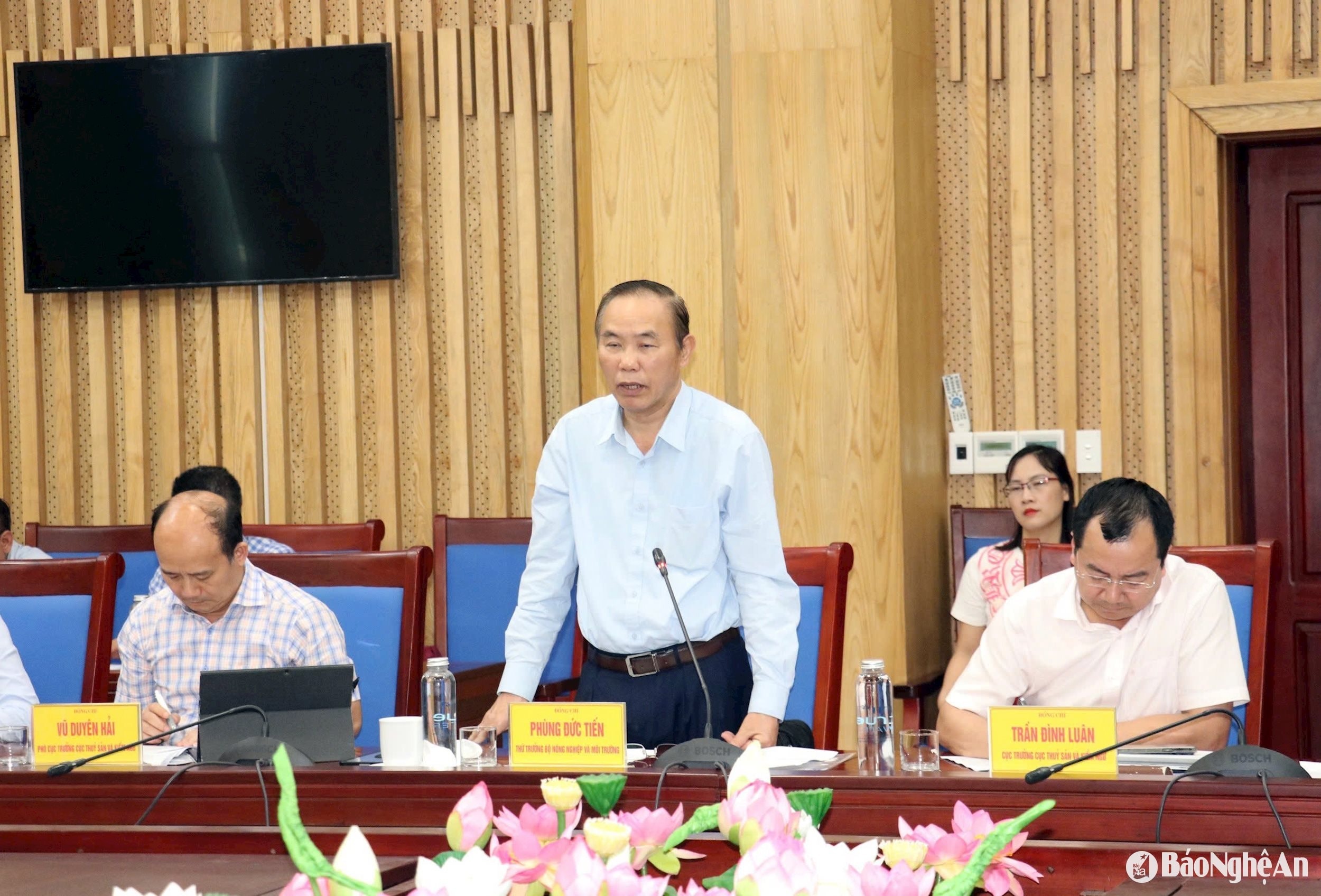 bna_-doan-cong-tac-cua-ban-chi-dao-quoc-gia-ve-iuu-doa-dong-chi-phung-duc-tien-dan-dau.-anh-phu-huong(1).jpg