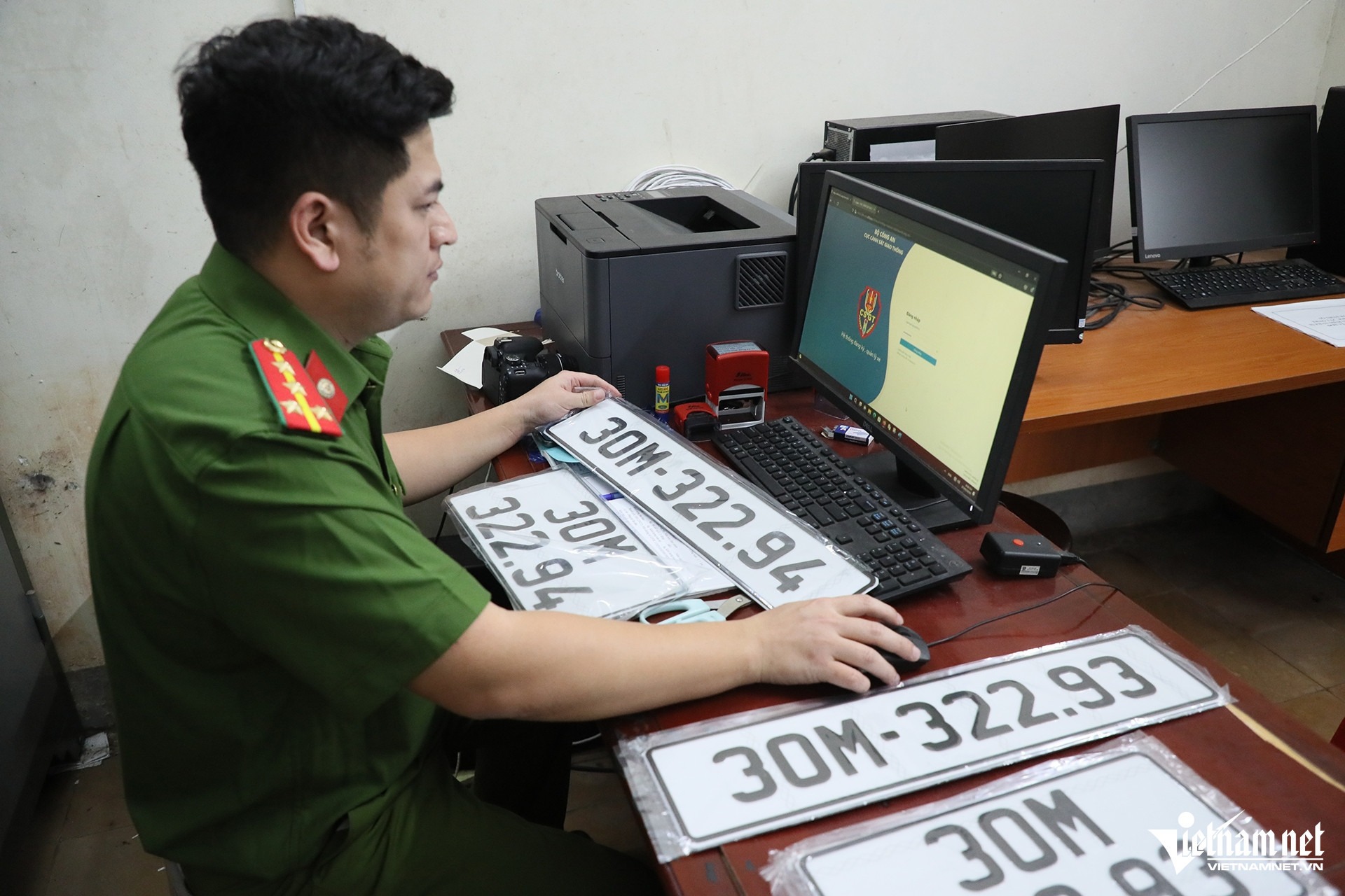 w-dang-ky-xe-5jpg-80709-106125.jpg?width=0&s=vSN1XG7J4wJJBCQUVNC0AQ
