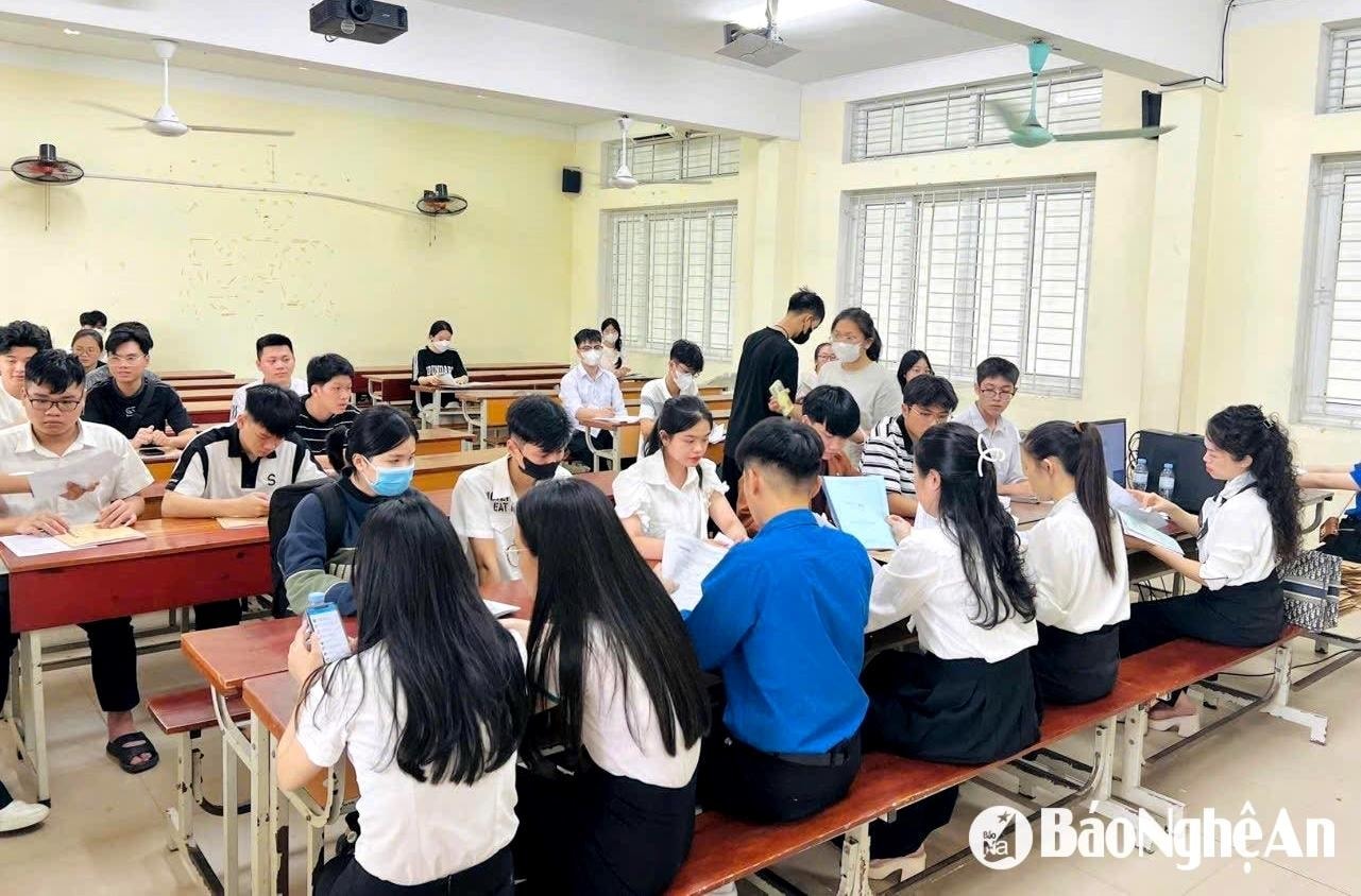 bna_sinh-vien-den-nhap-hoc-tai-truong-dai-hoc-y-khoa-vinh.-anh-ntcc(1).jpeg