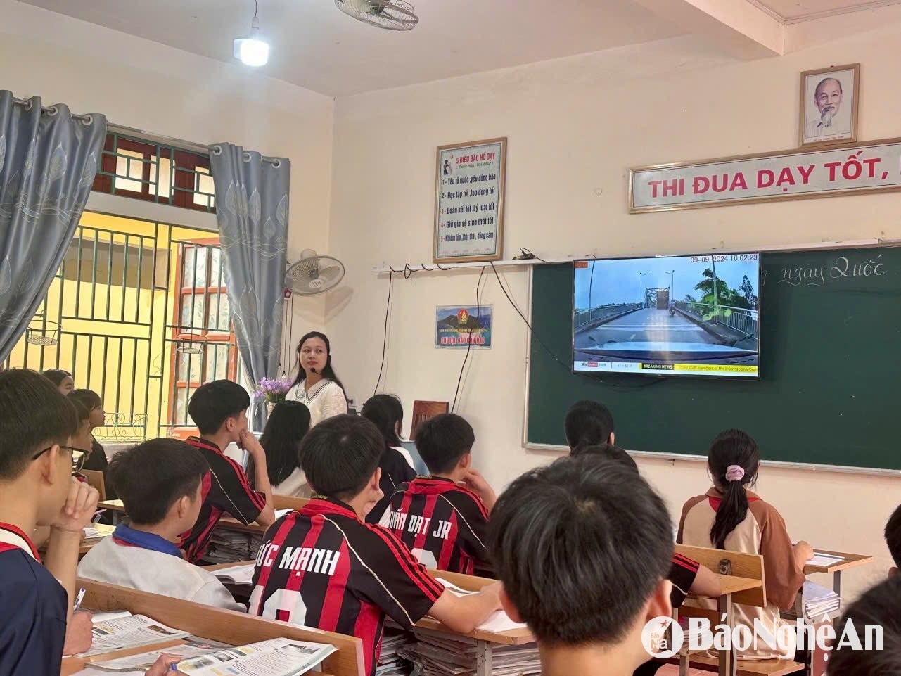 bna_gio-hoc-tieng-anh-cua-hoc-sinh-truong-pt-dtnt-thcs-que-phong.-anh-my-ha.jpg