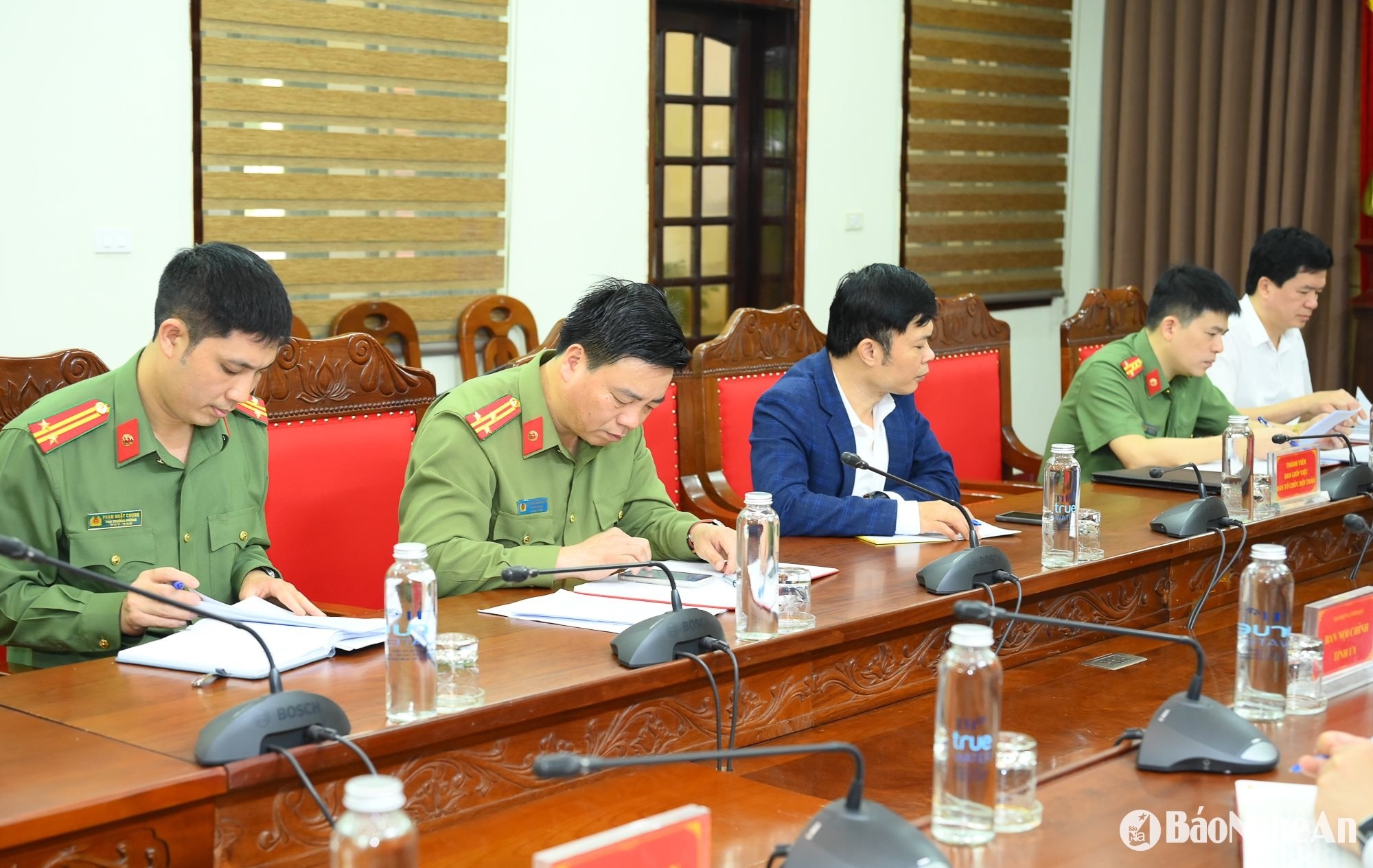 bna_hoi-thao-chong-lang-phi-6.jpg