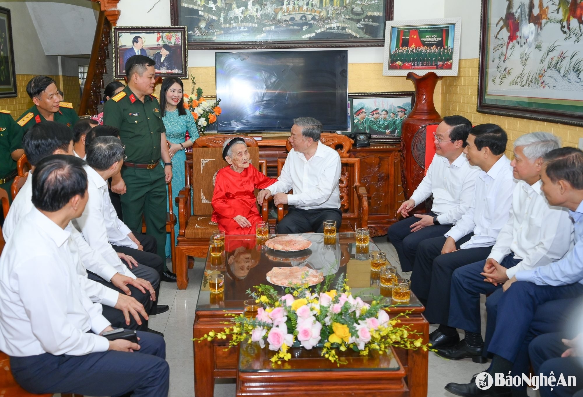 bna_tong-bi-thu-lv-voi-nghe-an-140-6b783c8bc2ba12c568a5a415de26bb5c.jpg