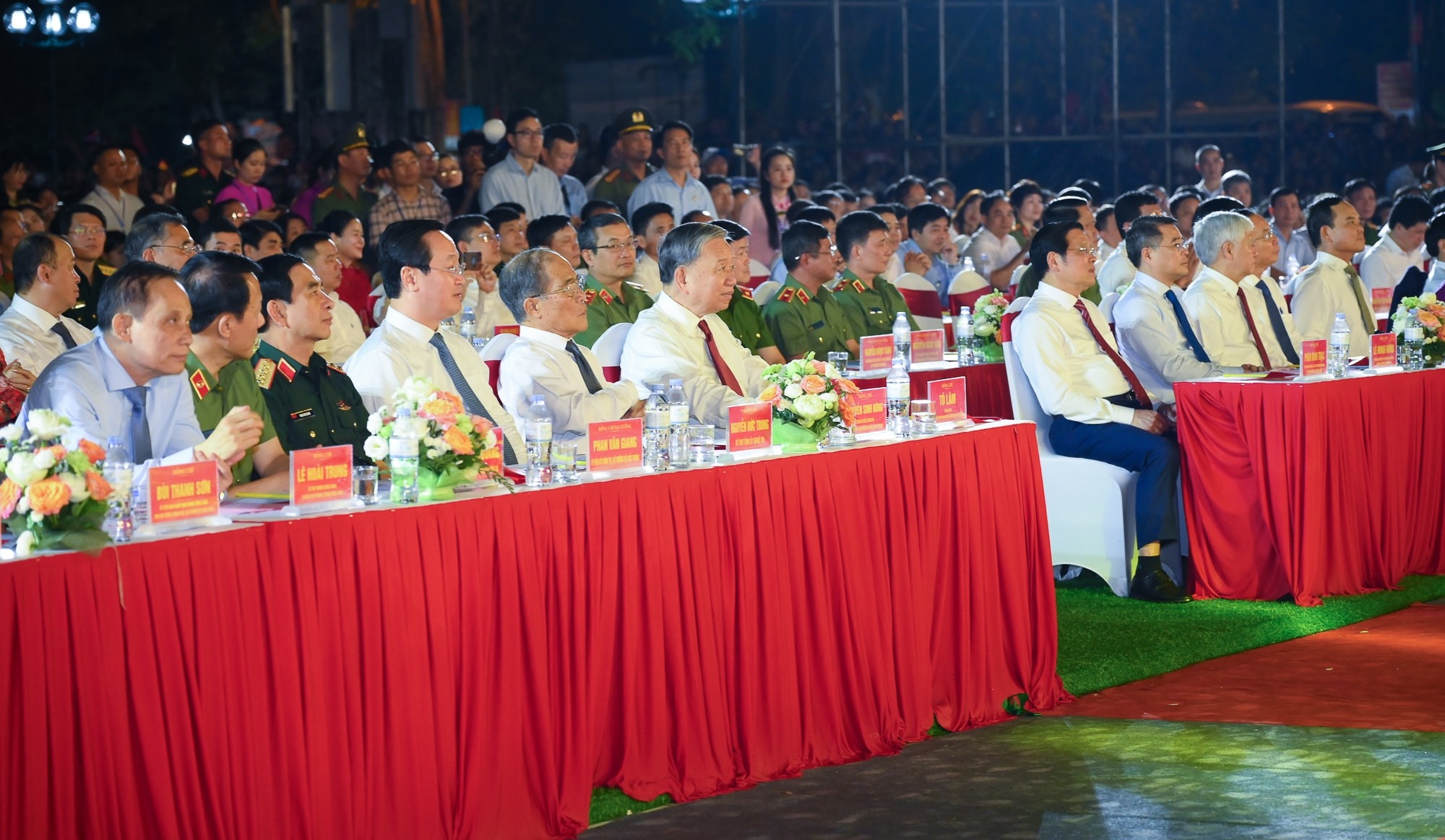 bna_tong-bi-thu-lv-voi-nghe-an-104-b302322d09593bee62a5913775505e90.jpg