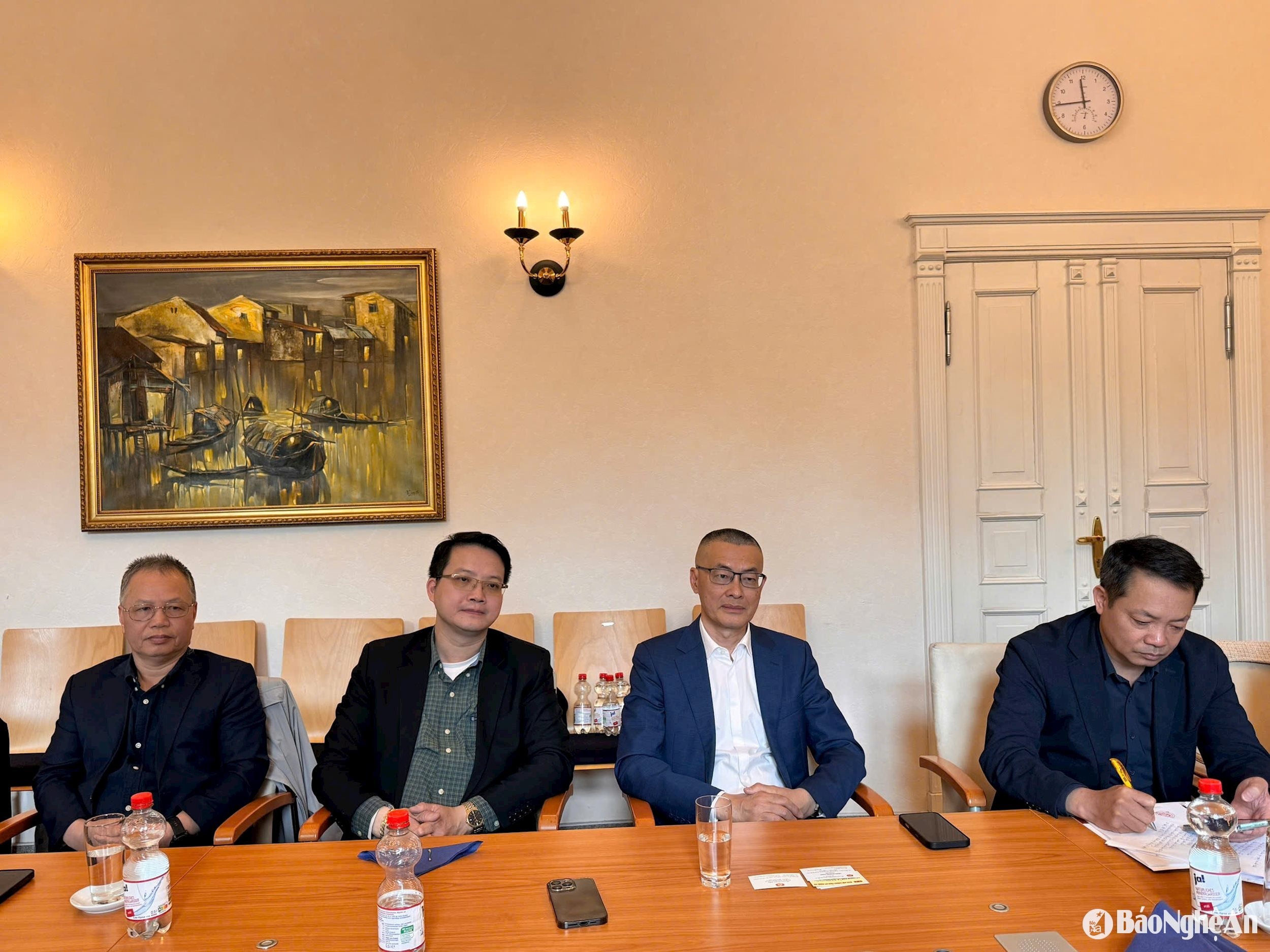 bna_cac-dai-bieu-dai-su-quan.jpg