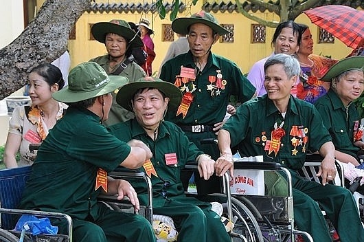 nguoi-co-cong-48626.jpg?width=0&s=3e_wafBfaFBgtfTH65VfZQ