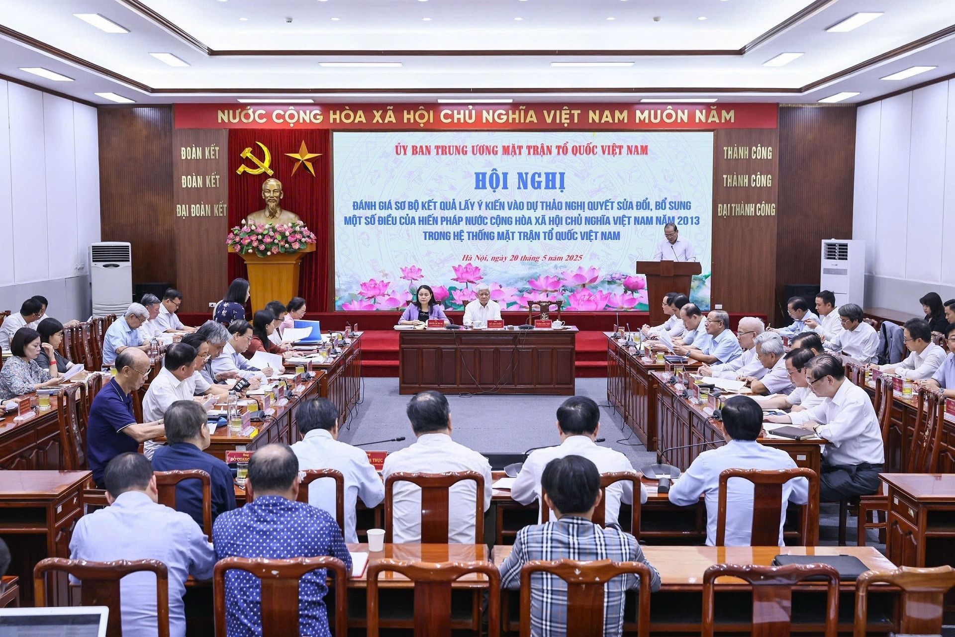 static-images.vnncdn.net-vps_images_publish-000001-000003-2025-6-14-_mat-tran-to-quoc-gop-y-hien-phap-sua-doi-85539-81493.jpg