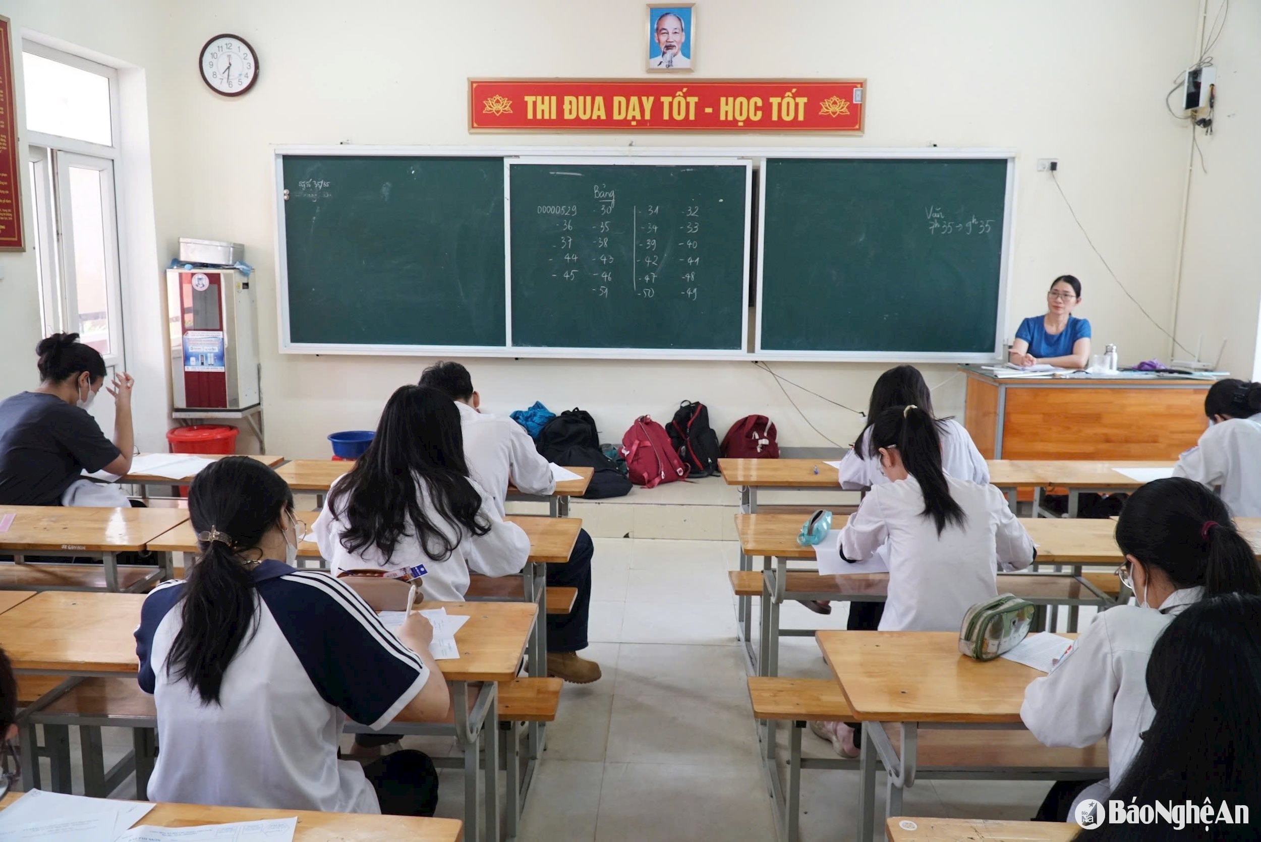 bna_hoc-sinh-lop-12-thi-thu-ky-thi-tot-nghiep-thpt-nam-2025.-anh-my-ha.jpg