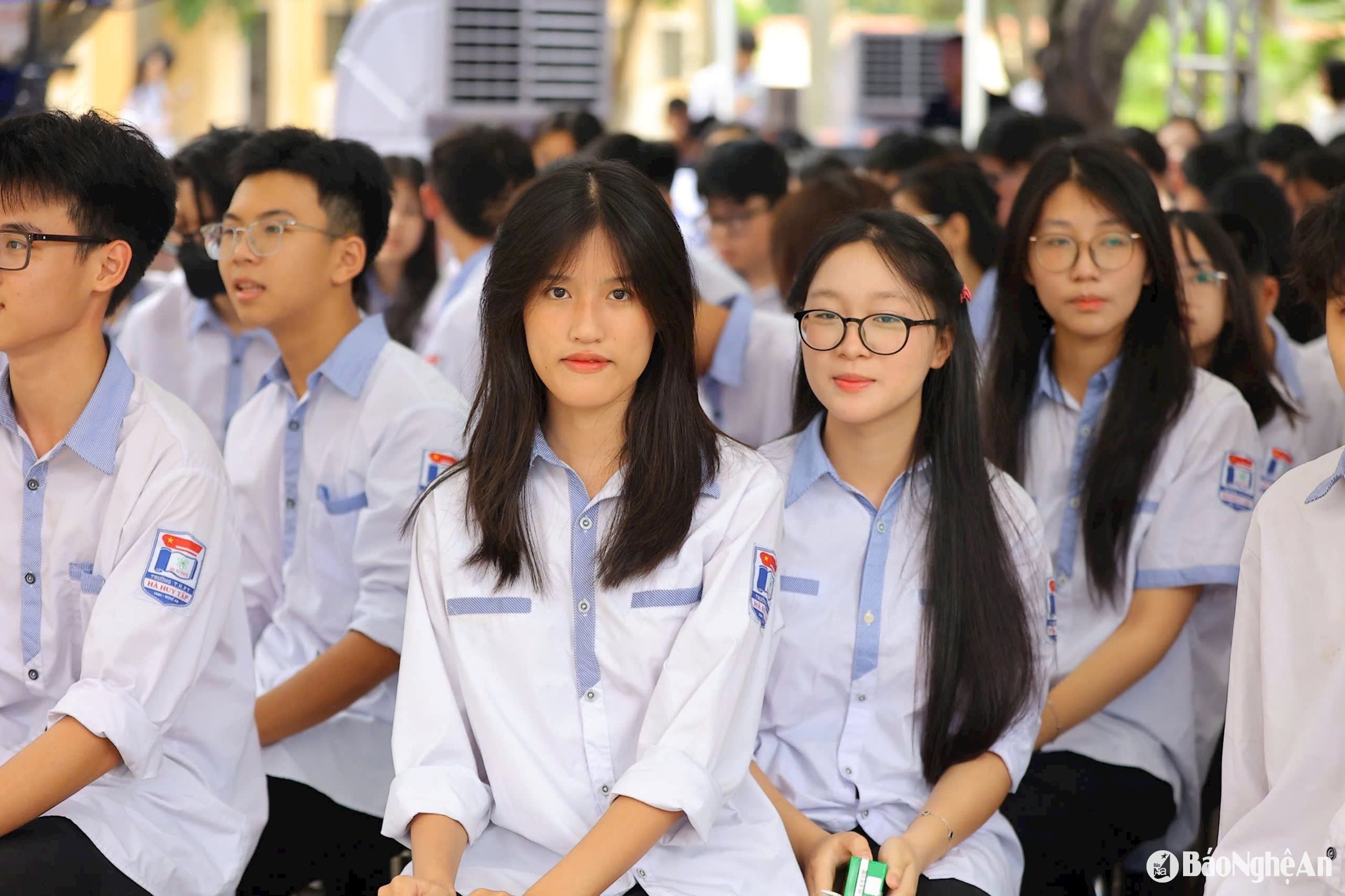 bna_hoc-sinh-truong-thpt-ha-huy-tap.-anh-my-ha.jpg