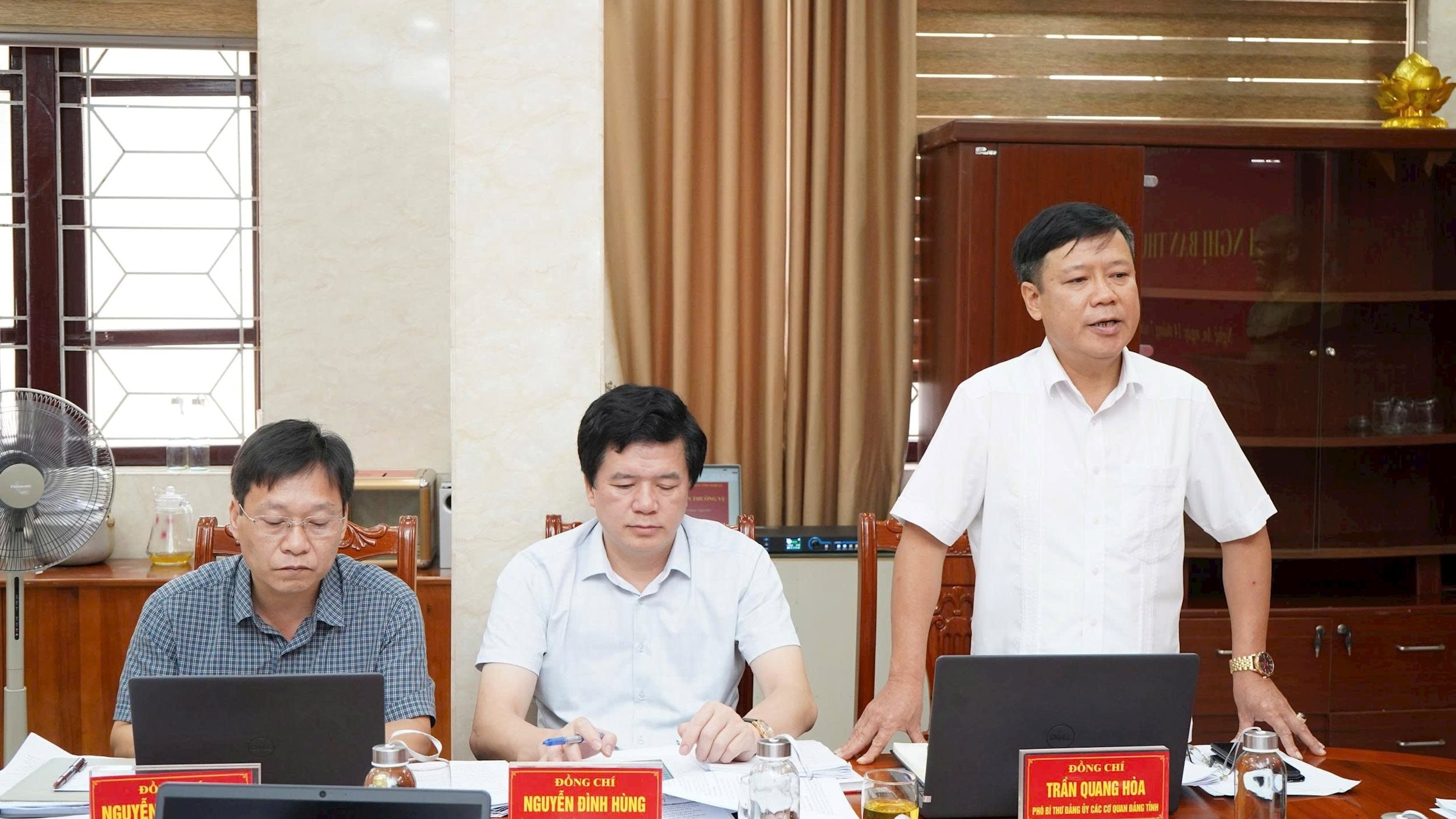 bna_dai-bieu-2b8251eb7a2e51f4d96a2f3c02bc9572.jpg